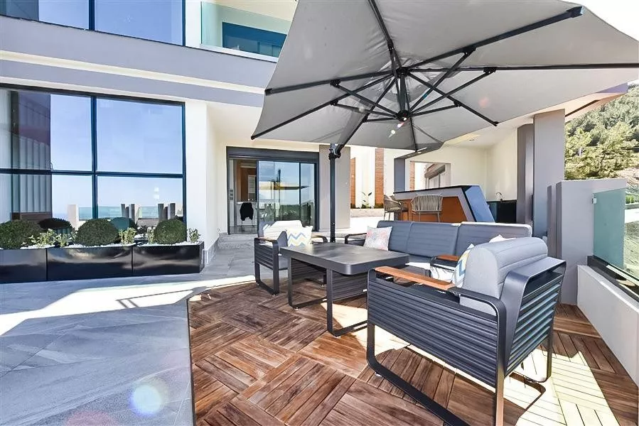 فيلا مستقلة مطلة على البحر للبيع في ألانيا - كاركجاك .