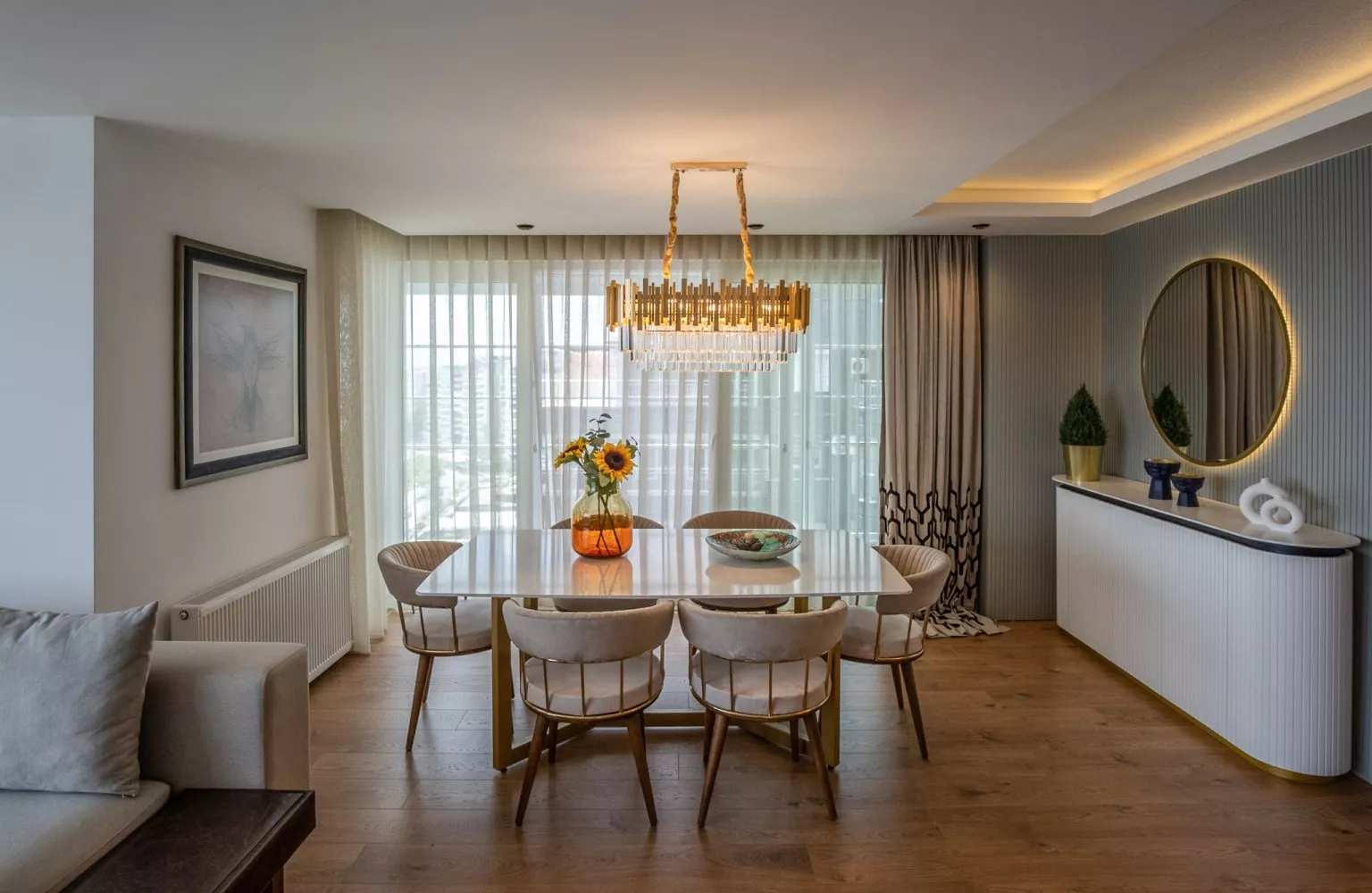 Antalya, Lara'da denize sıfır manzaralı 4+2 dubleks daire