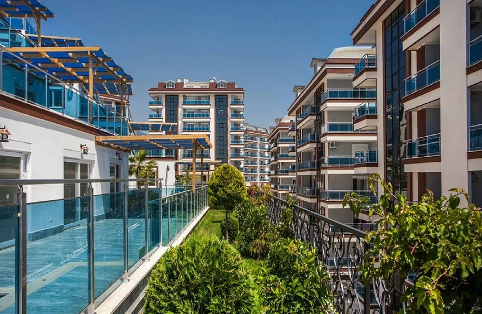 Alanya, Cikcilli lüks site içerisinde satılık 1+1 daire.