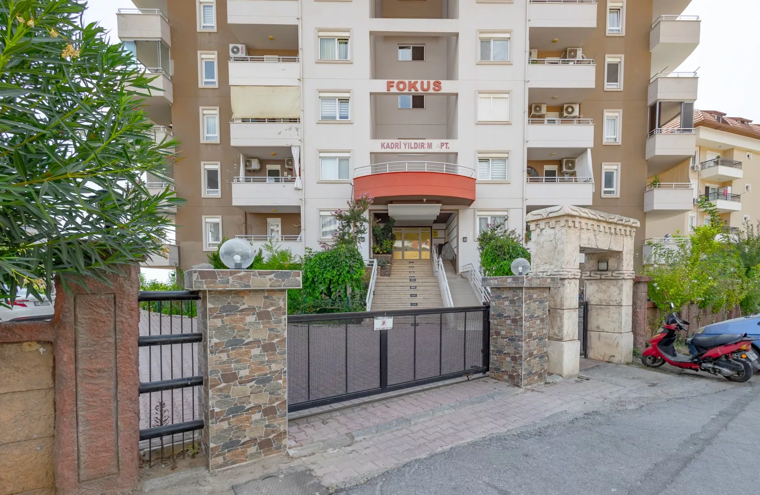 شقة 2+1 مفروشة للبيع في ألانيا بإطلالة بحرية مميزة