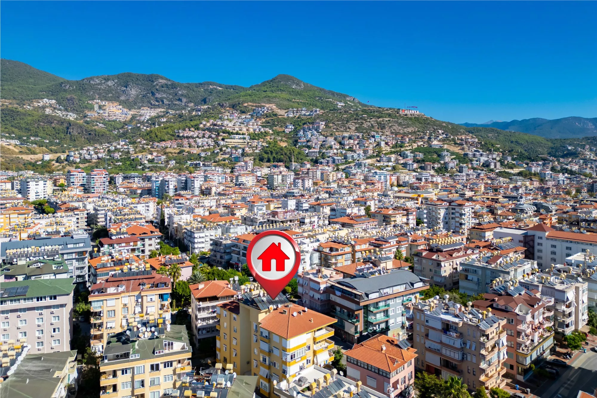 Alanya Merkezde Satılık Geniş 3+1 Daire