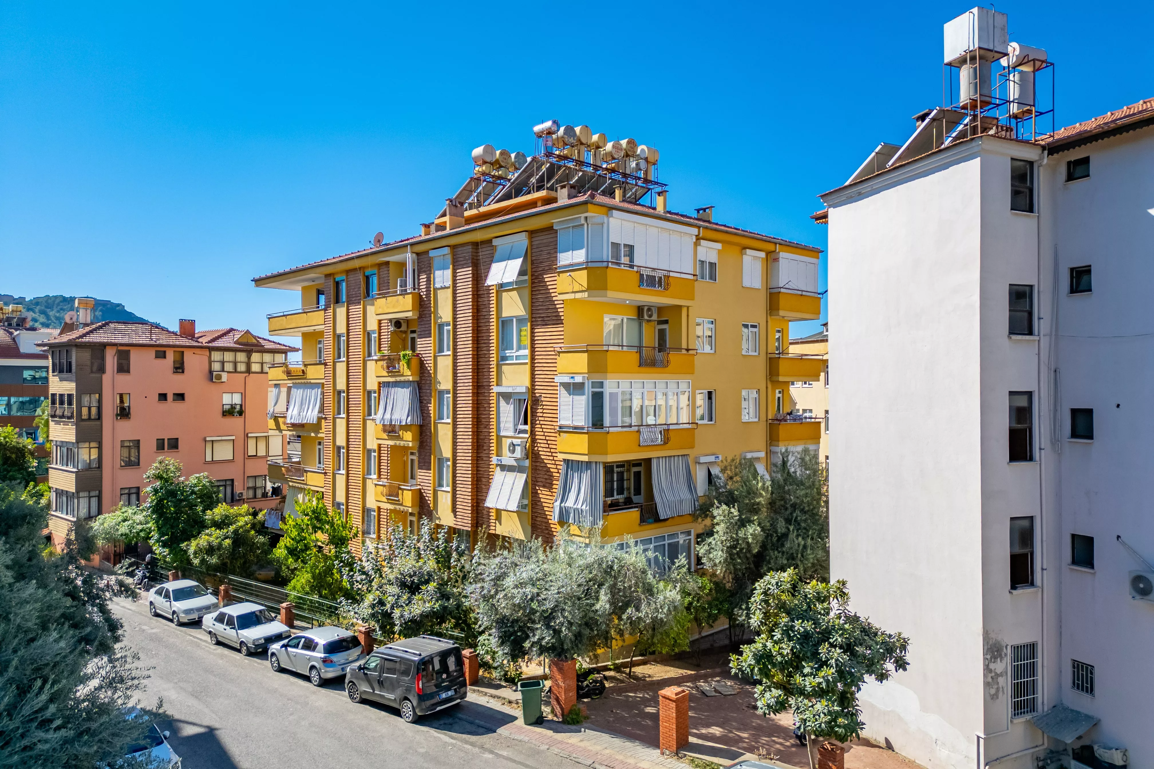 Alanya Merkezde Satılık Geniş 3+1 Daire