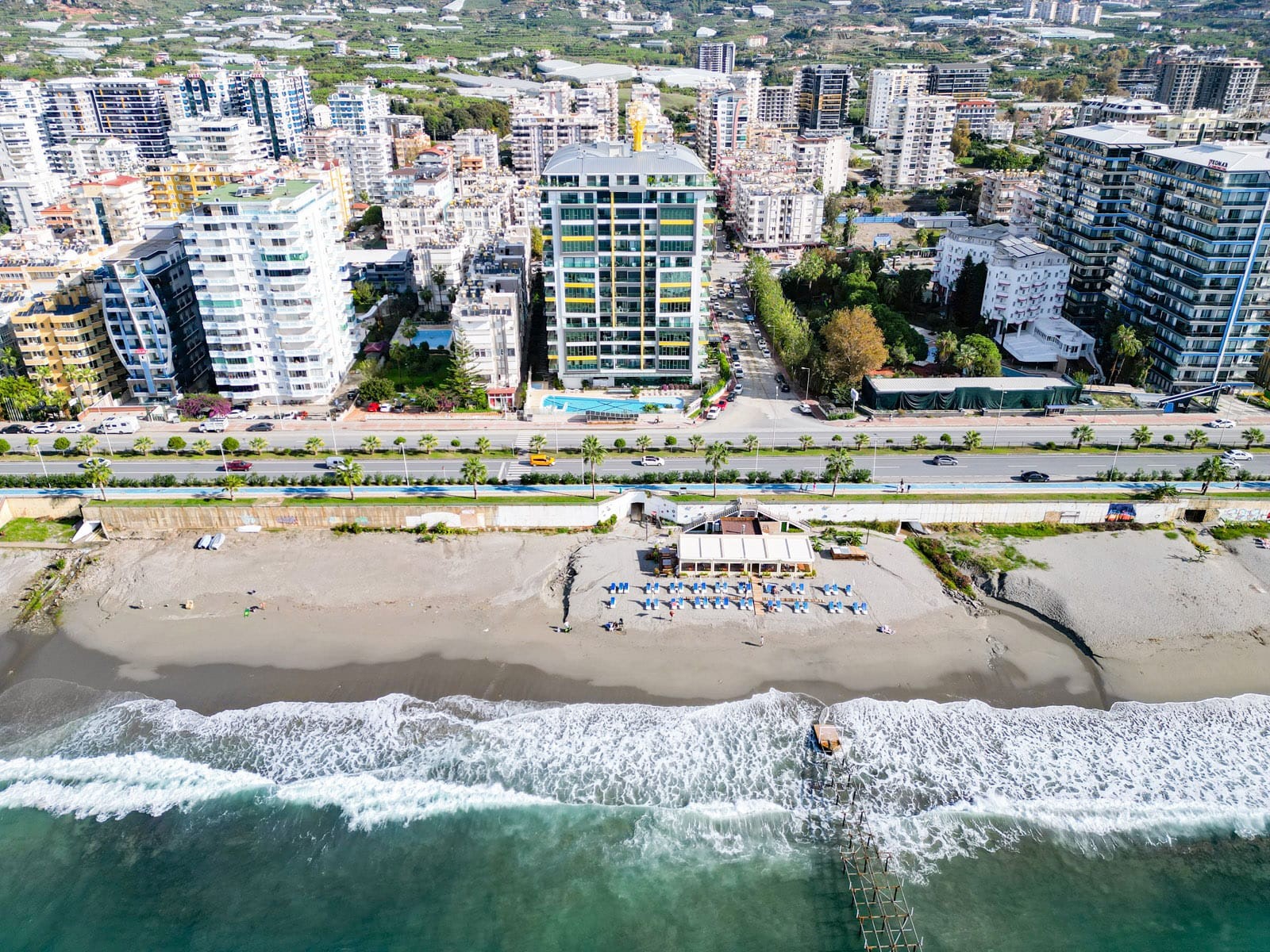 Denize Sıfır  Satılık Eşyalı 1+1 Daire - Alanya, Mahmutlar