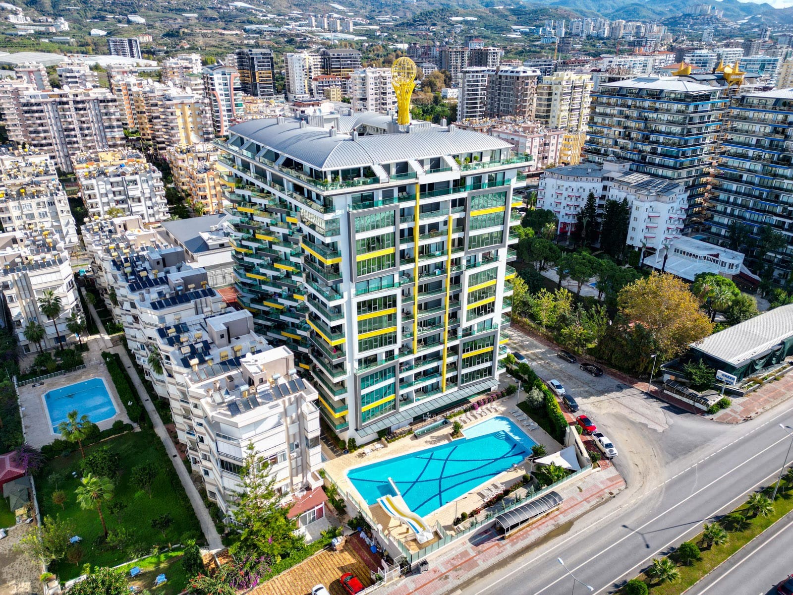 Denize Sıfır  Satılık Eşyalı 1+1 Daire - Alanya, Mahmutlar