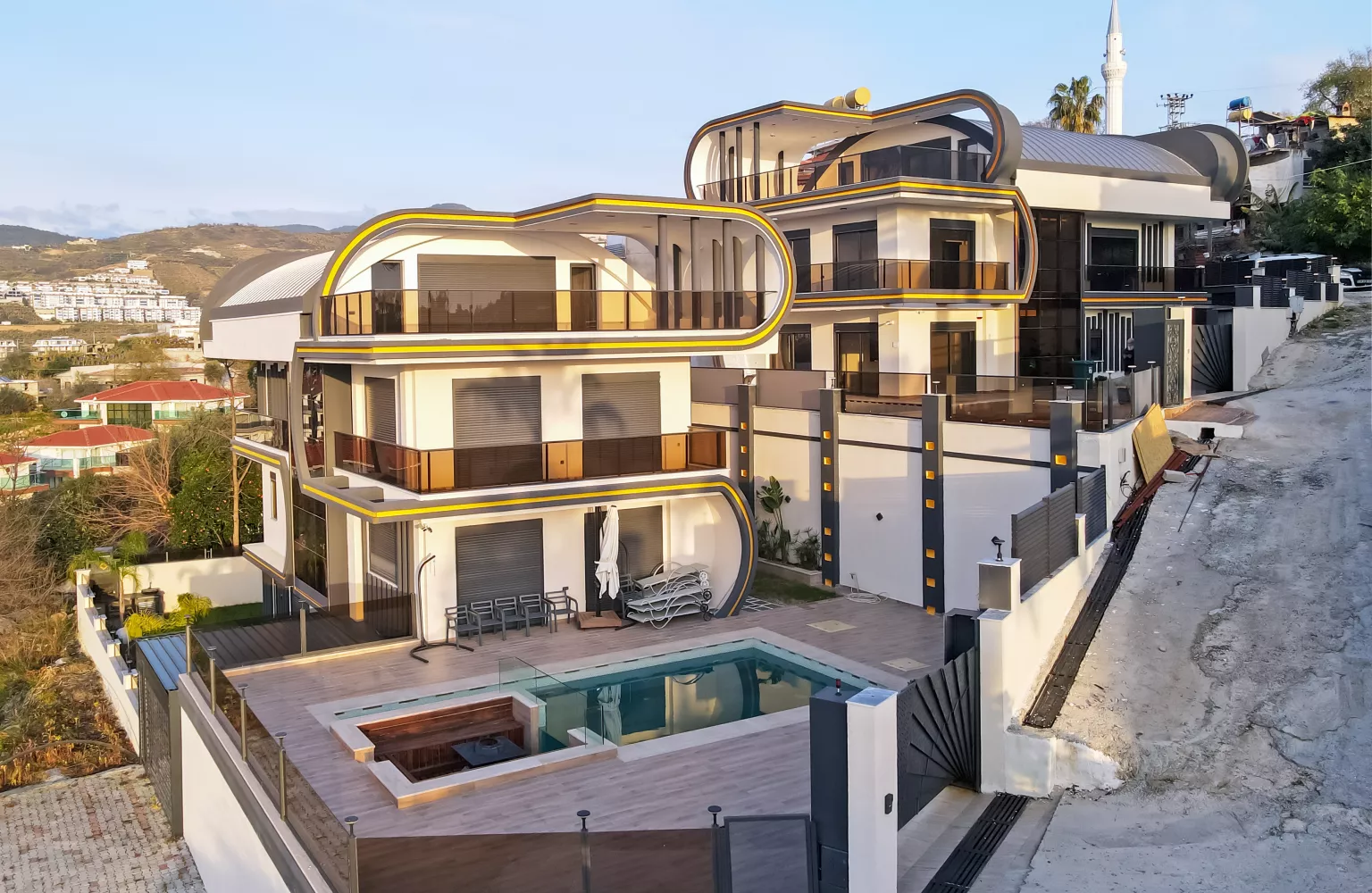 На продажу элитная вилла Skyfall в Каргыджаке Аланья.