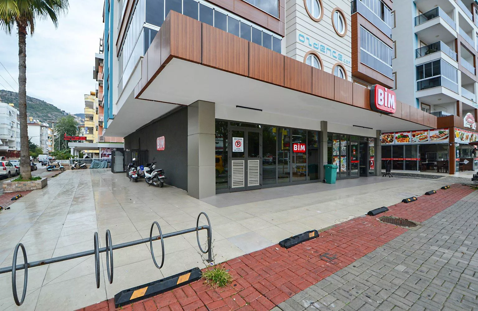 Bim Markete Kiralanmış Cleopatra Alanya'da Satılık Dükkan