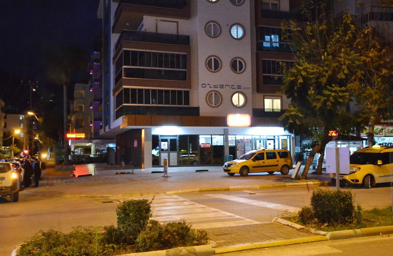 Bim Markete Kiralanmış Cleopatra Alanya'da Satılık Dükkan