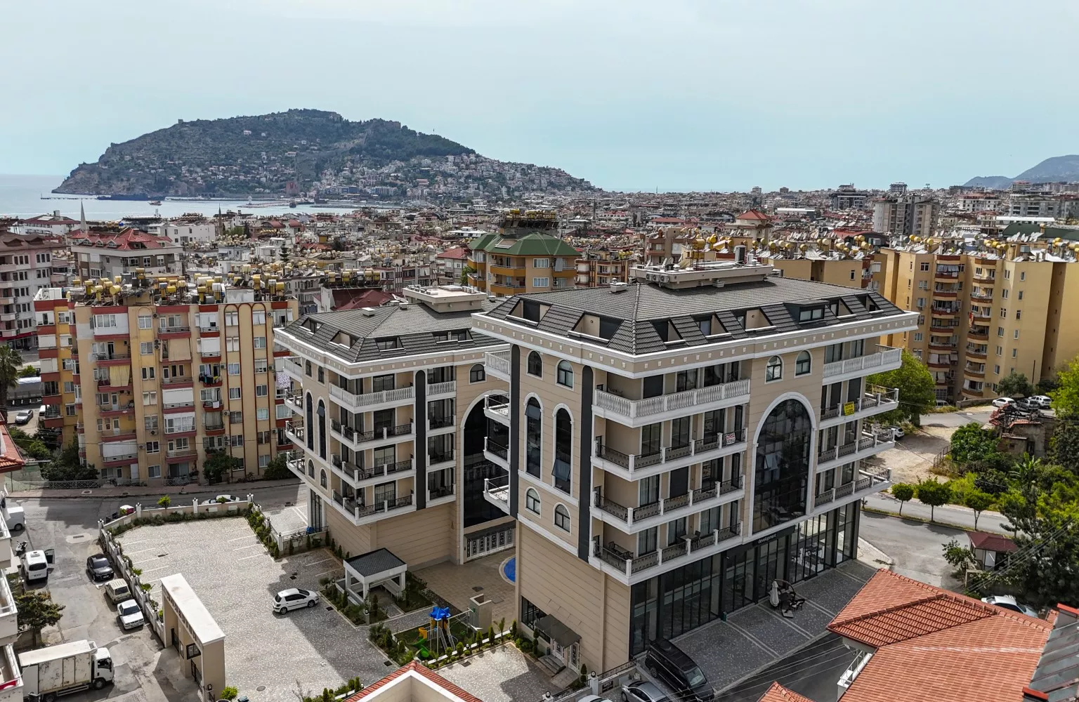 شقق سكنية جديدة تحت الانشاء للبيع في مركز مدينة الانيا