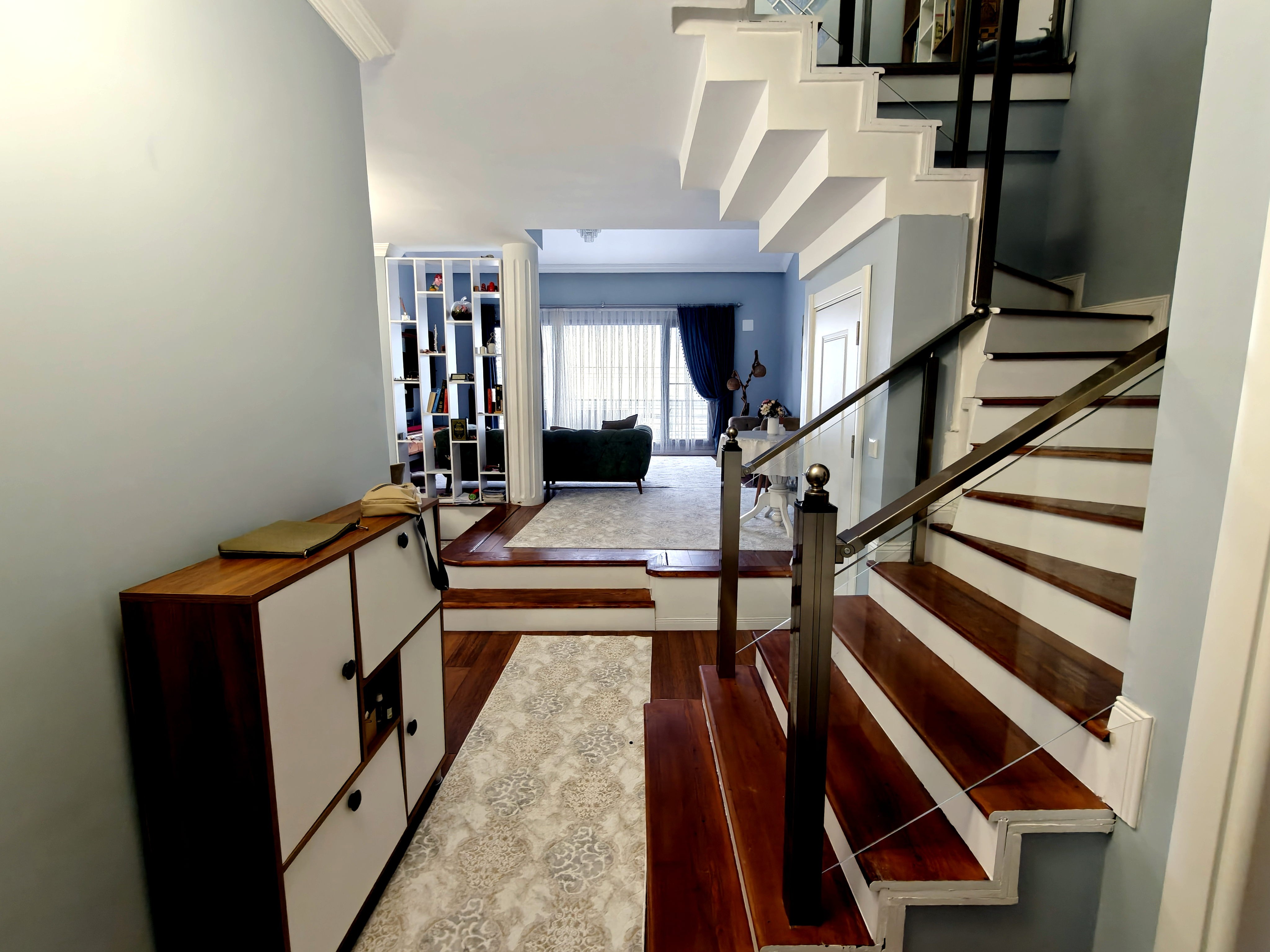 على البحر مباشر – فيلا 4+2 للبيع (طرابزون/يومرا)