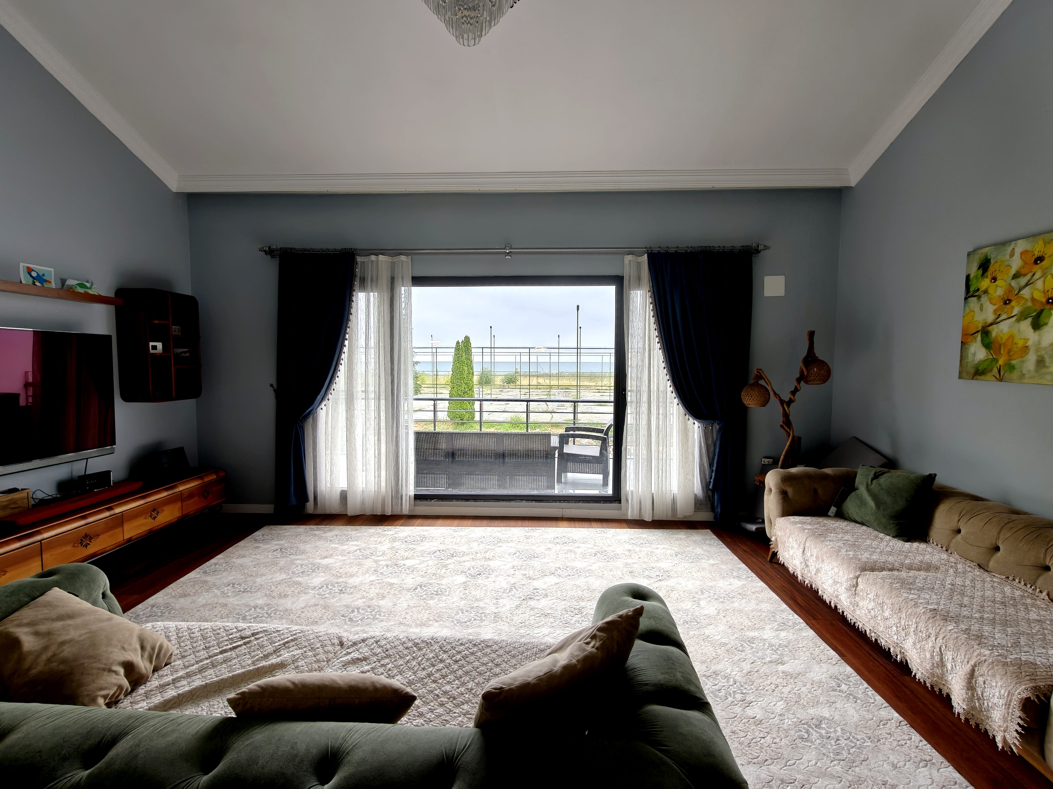 على البحر مباشر – فيلا 4+2 للبيع (طرابزون/يومرا)