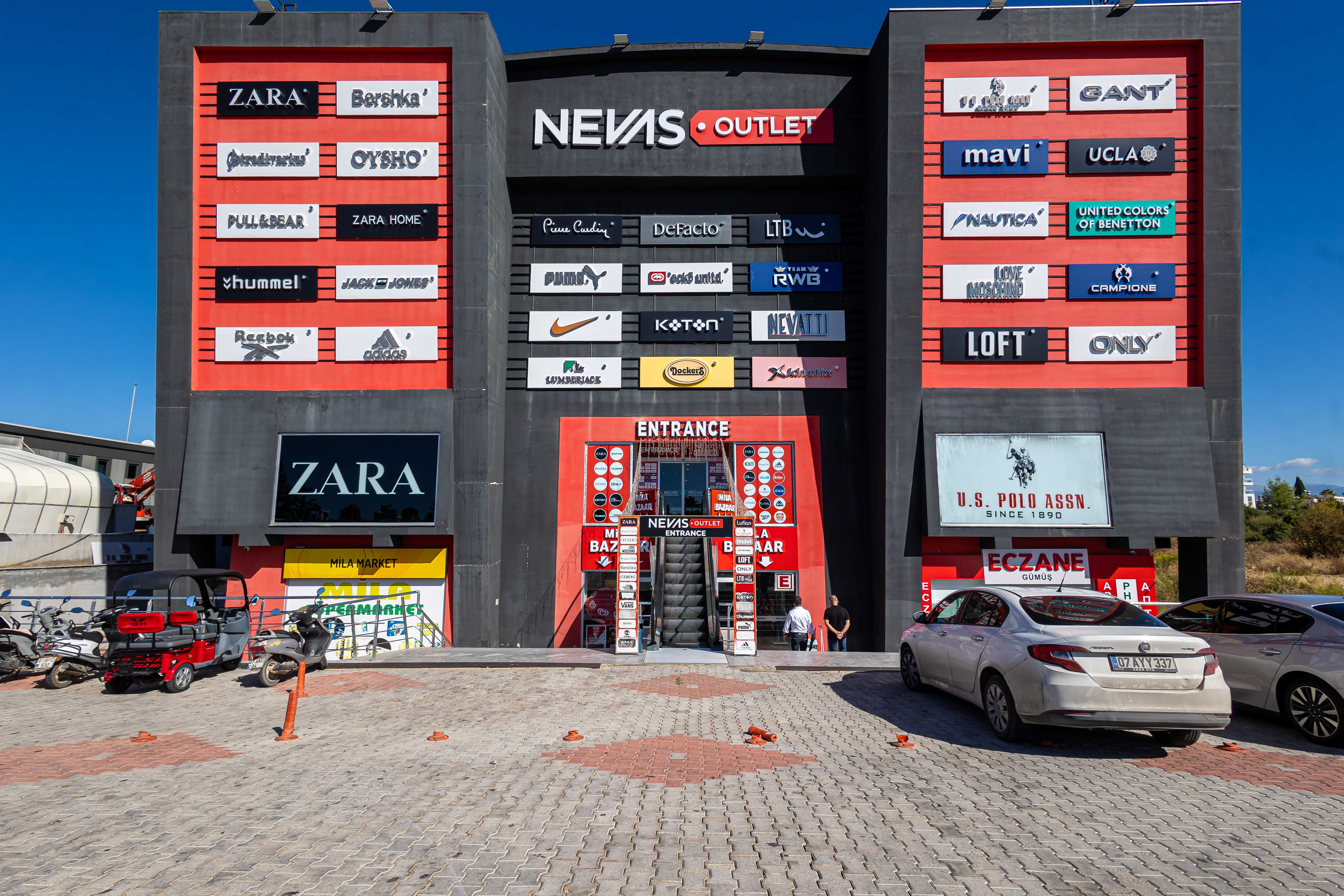 Türkler Nevas Outlet'te Satılık 50 m² Kiracılı Dükkan