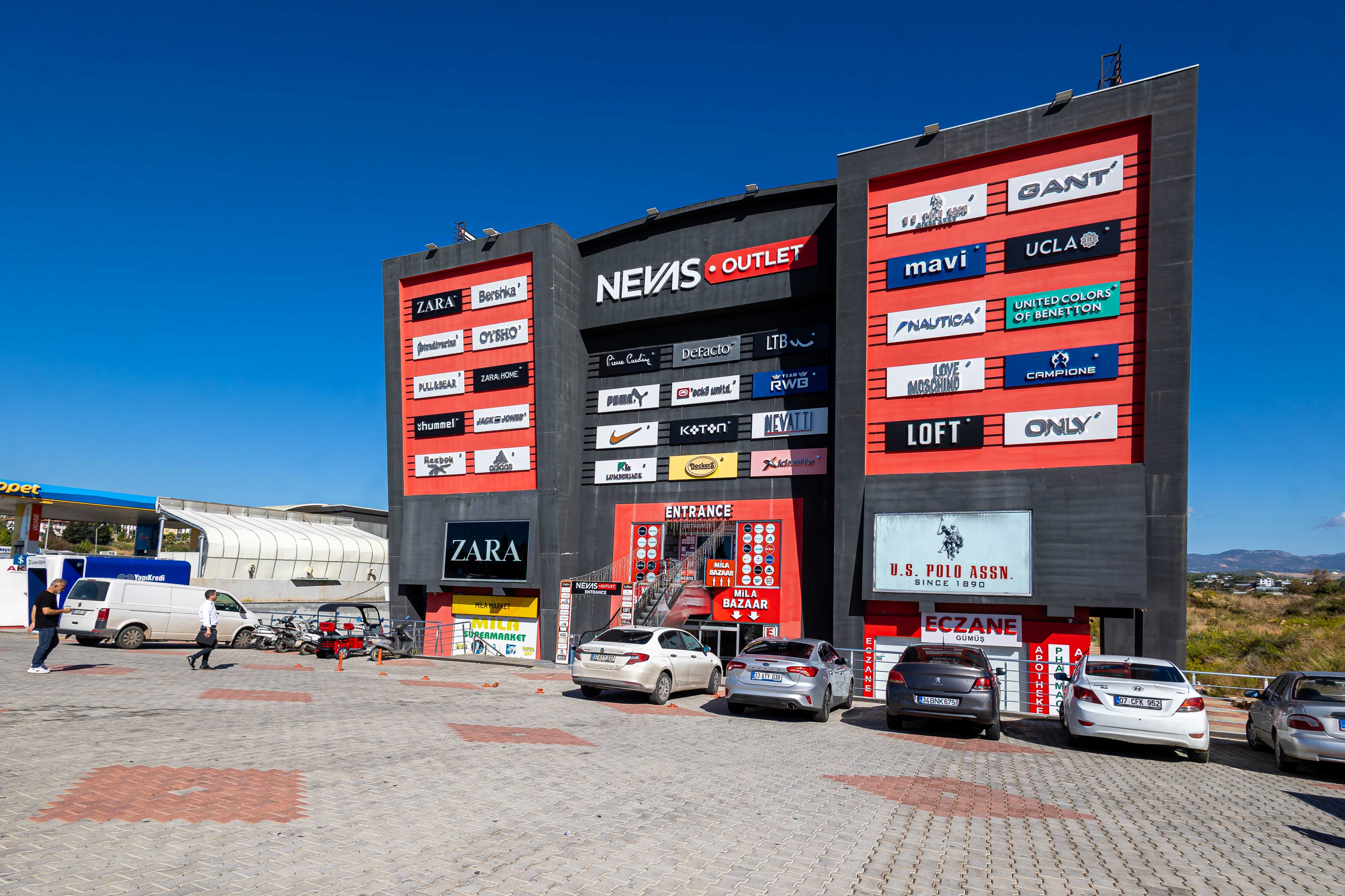 Ladenlokal in Türkler zum Verkauf – Nevas Outlet Store