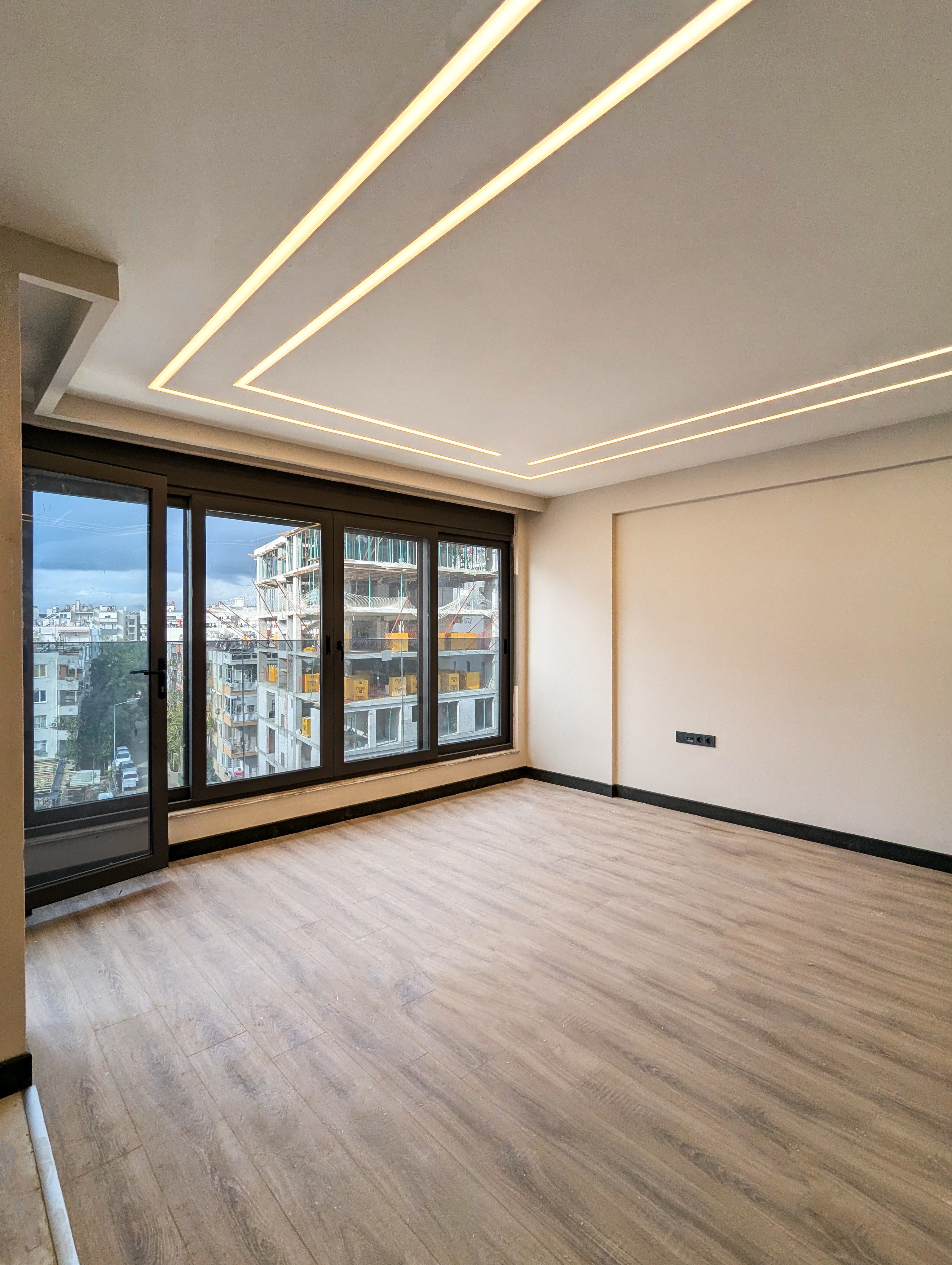 Квартира 2+1 на продажу рядом с набережной в Анталье