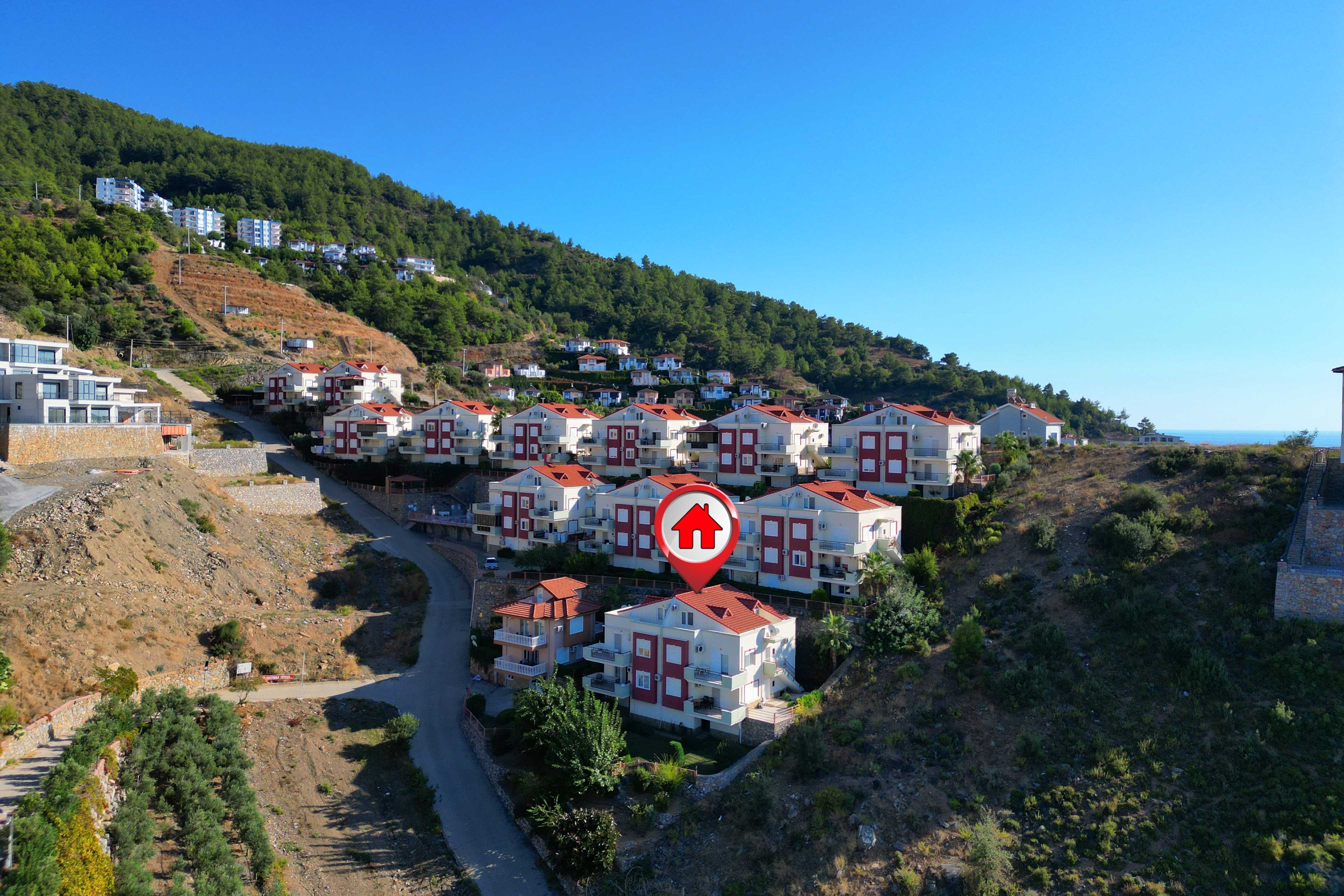 Gazipaşa Koru’da Özel Bahçeli ve Manzaralı 2+1 Satılık Daire