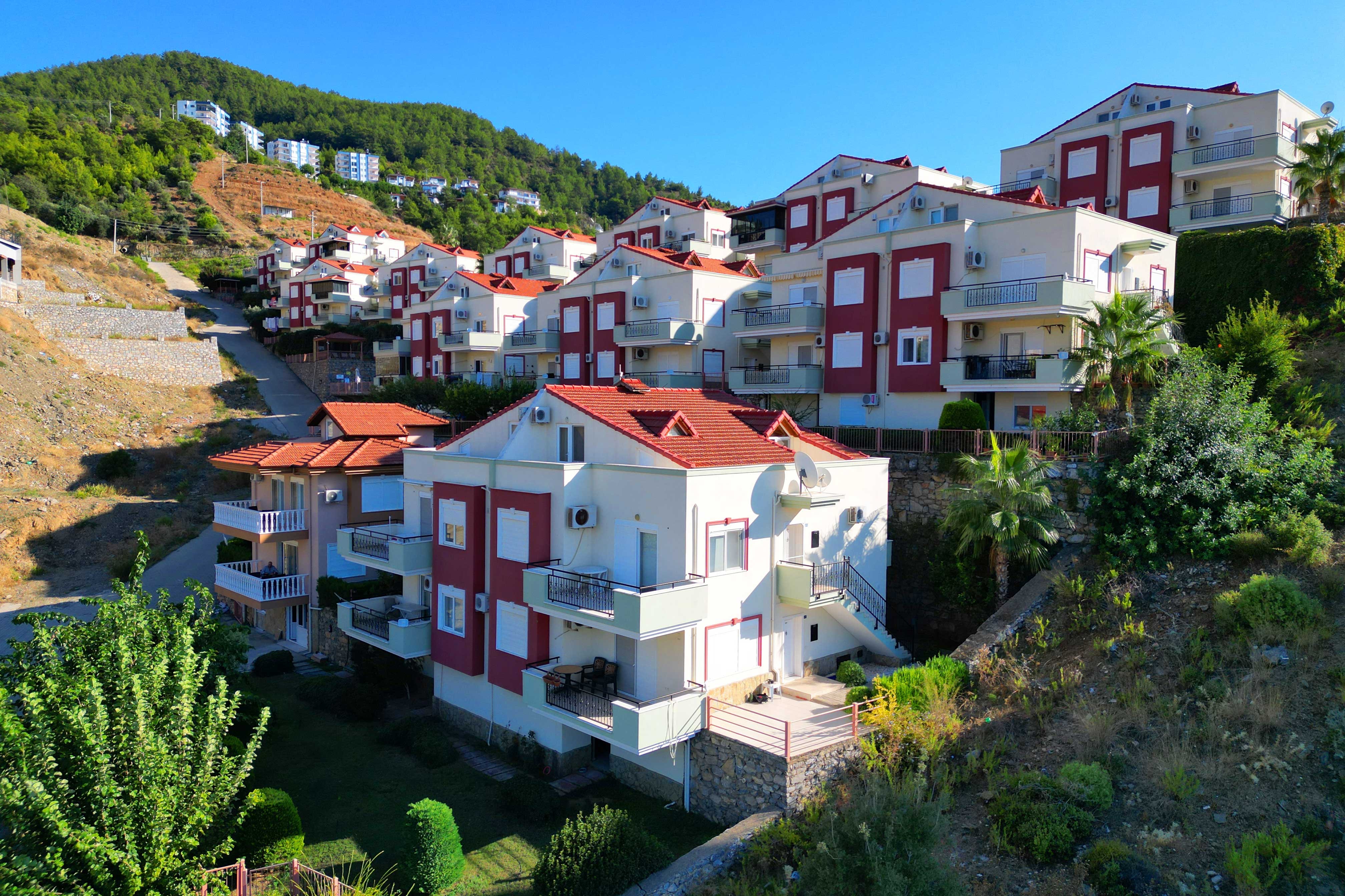 Gazipaşa Koru’da Özel Bahçeli ve Manzaralı 2+1 Satılık Daire