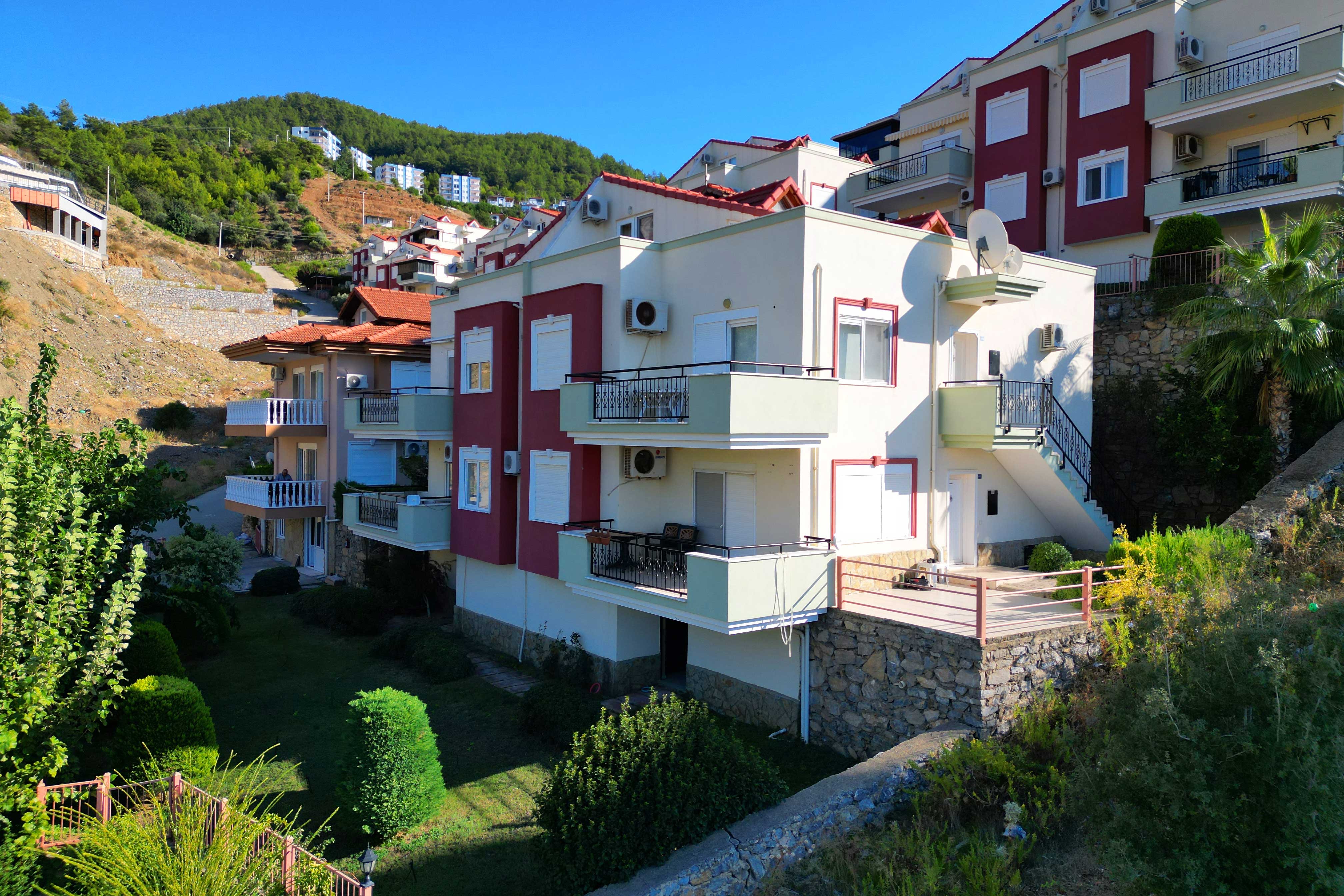 Gazipaşa Koru’da Özel Bahçeli ve Manzaralı 2+1 Satılık Daire