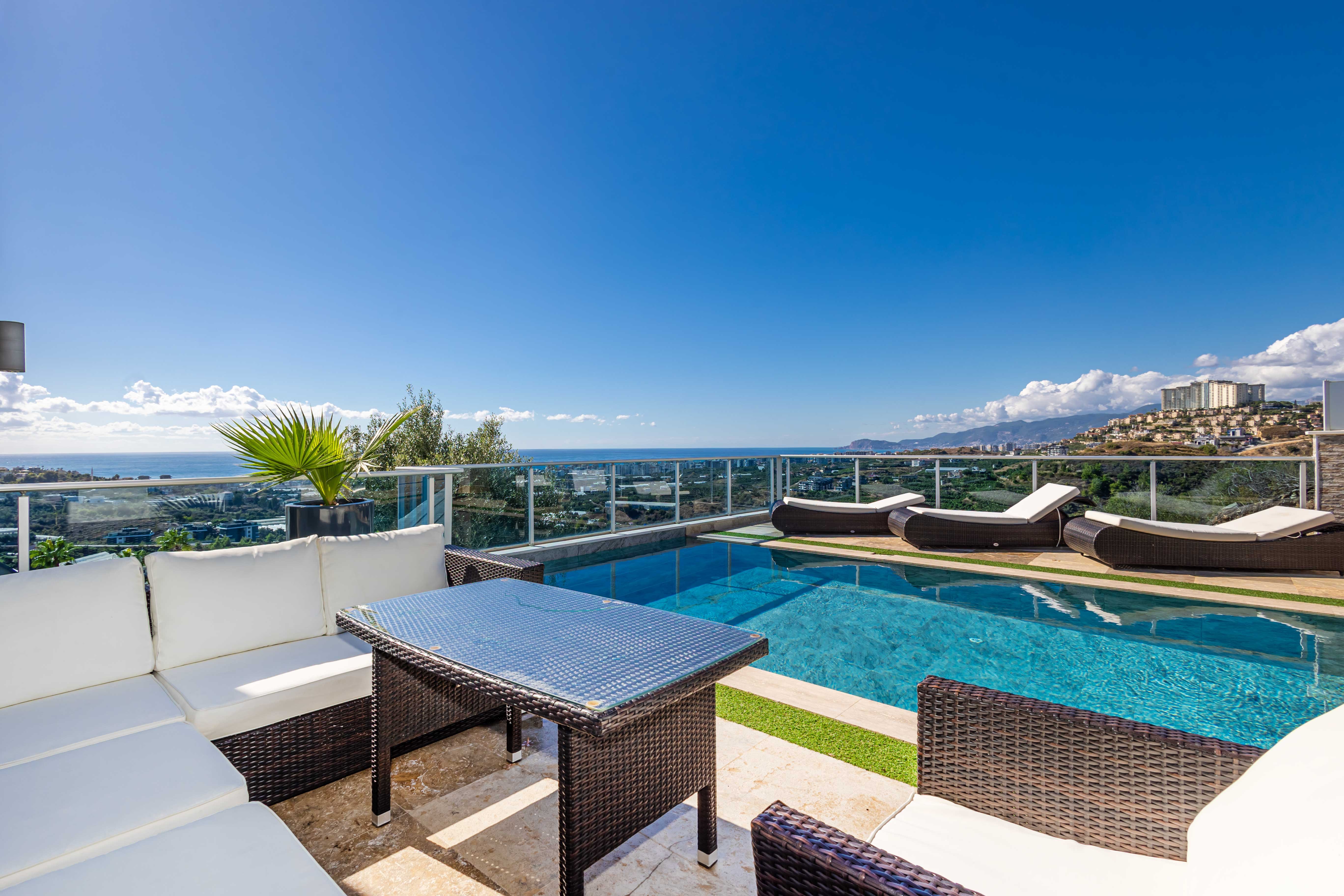 Роскошная вилла с видом на море в Каргыджаке, Алания