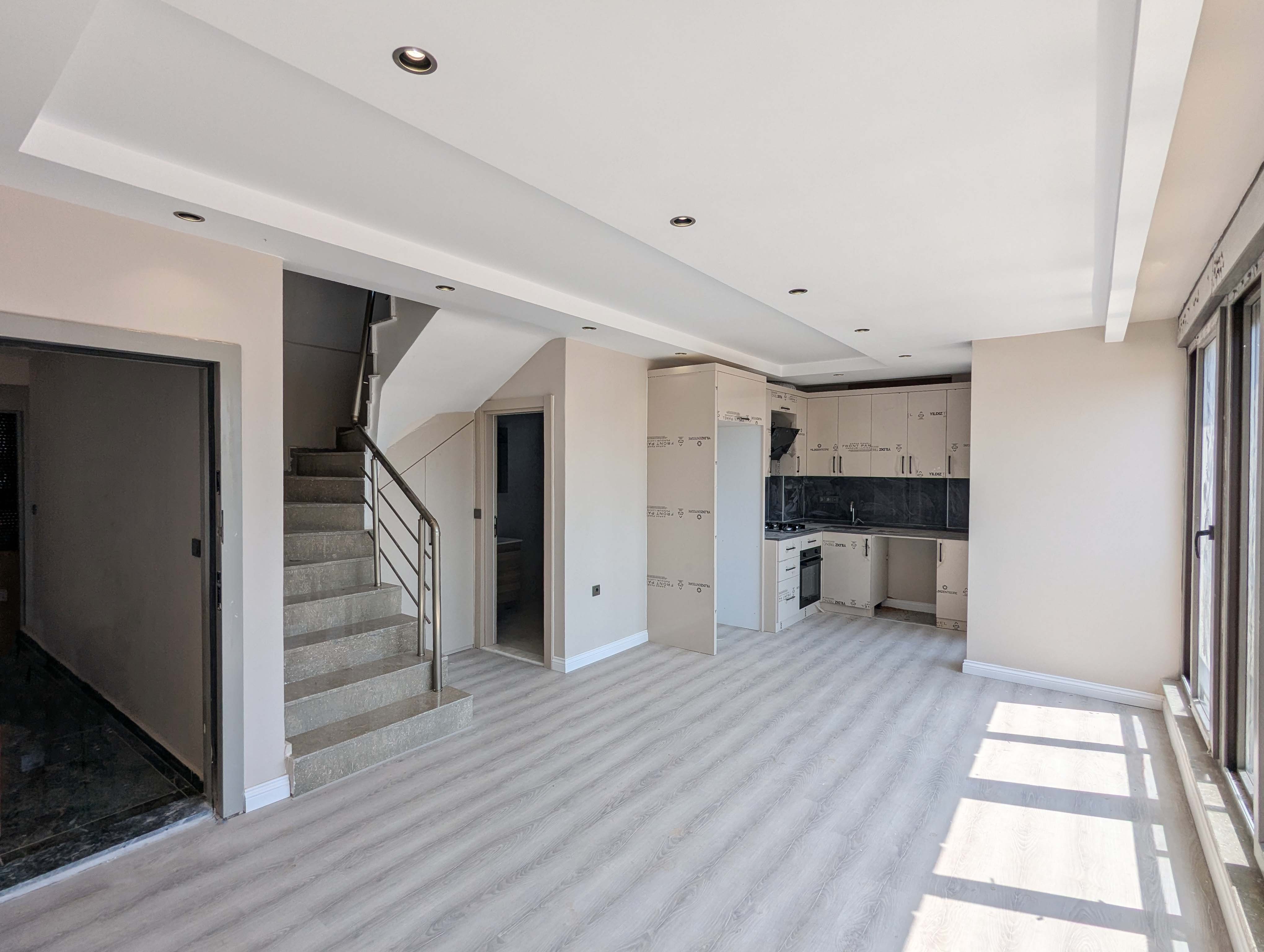 شقة دوبلكس 2+1 في موراتباشا إرمنك للبيع