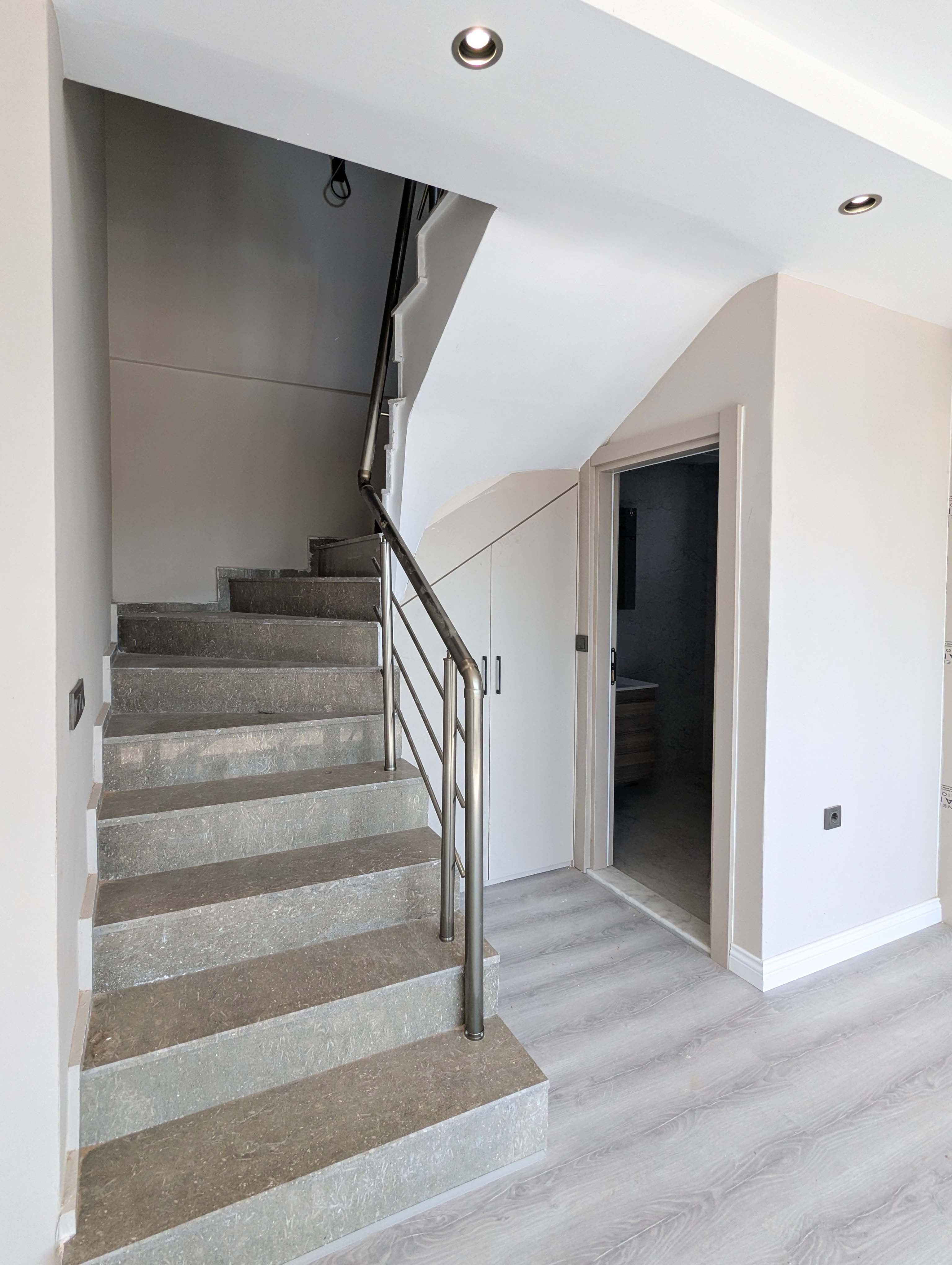 شقة دوبلكس 2+1 في موراتباشا إرمنك للبيع