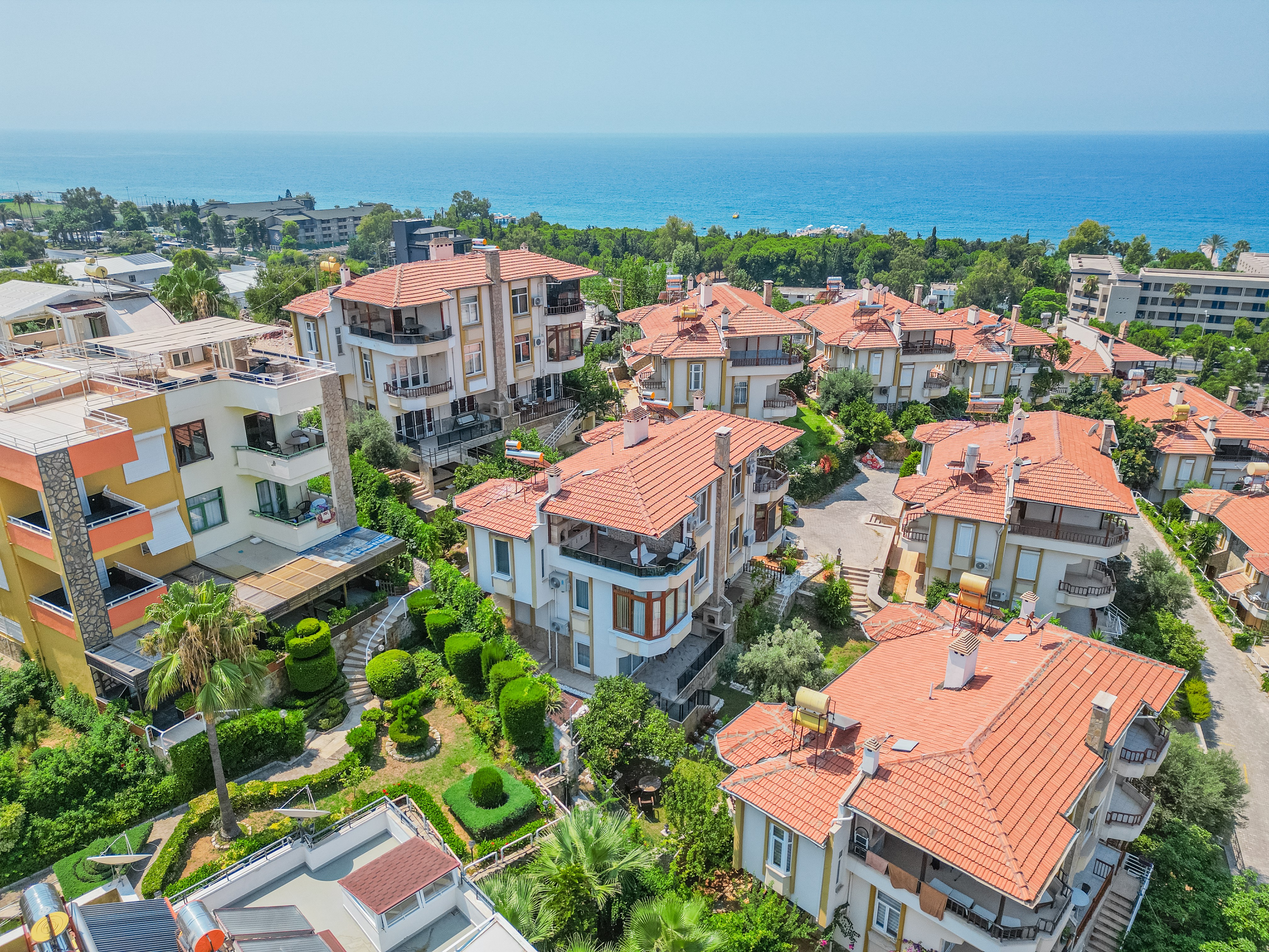 Alanya Kestel’de Sahile Yakın Satılık 3+1 Eşyalı Villa