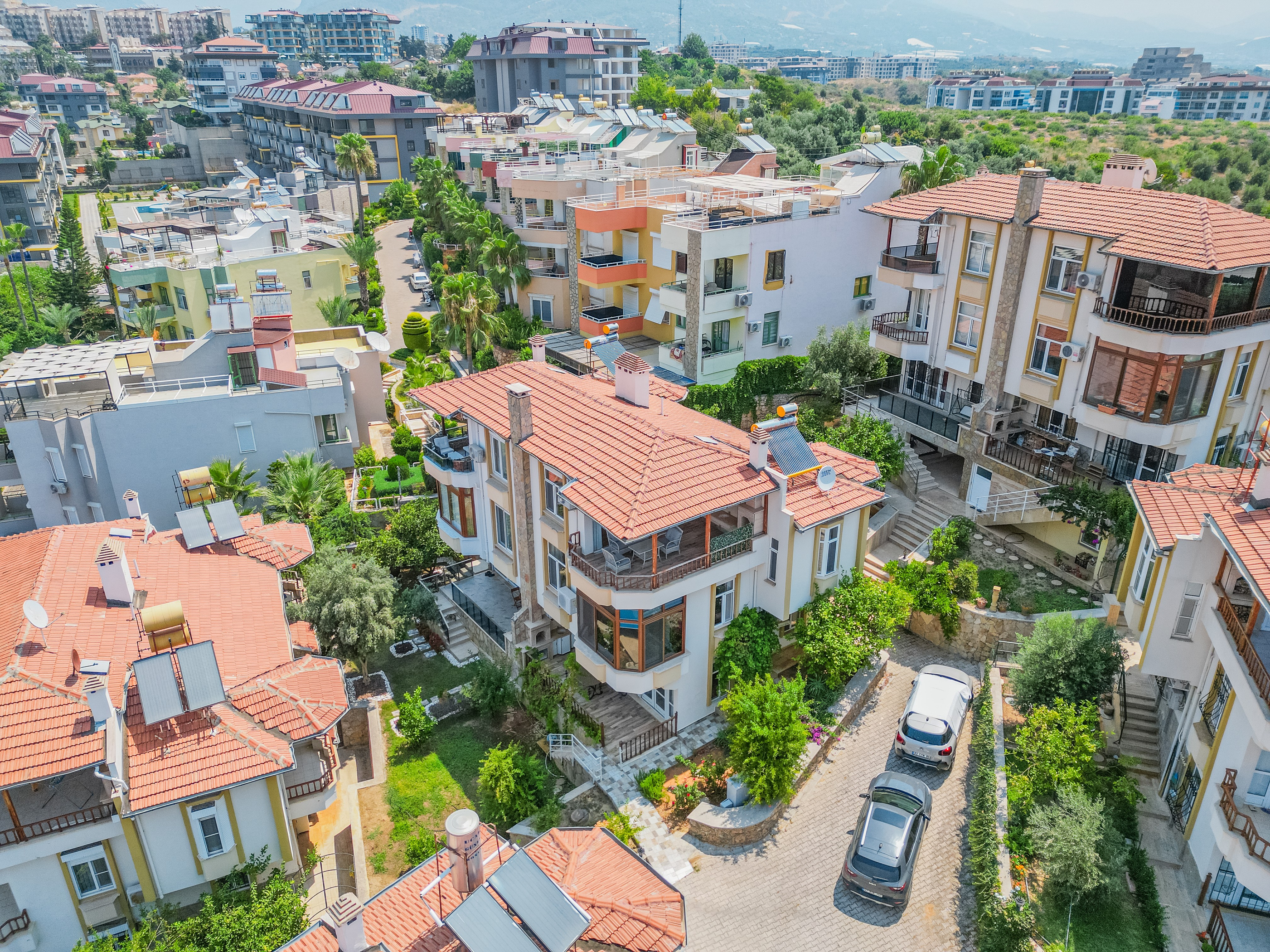 Alanya Kestel’de Sahile Yakın Satılık 3+1 Eşyalı Villa