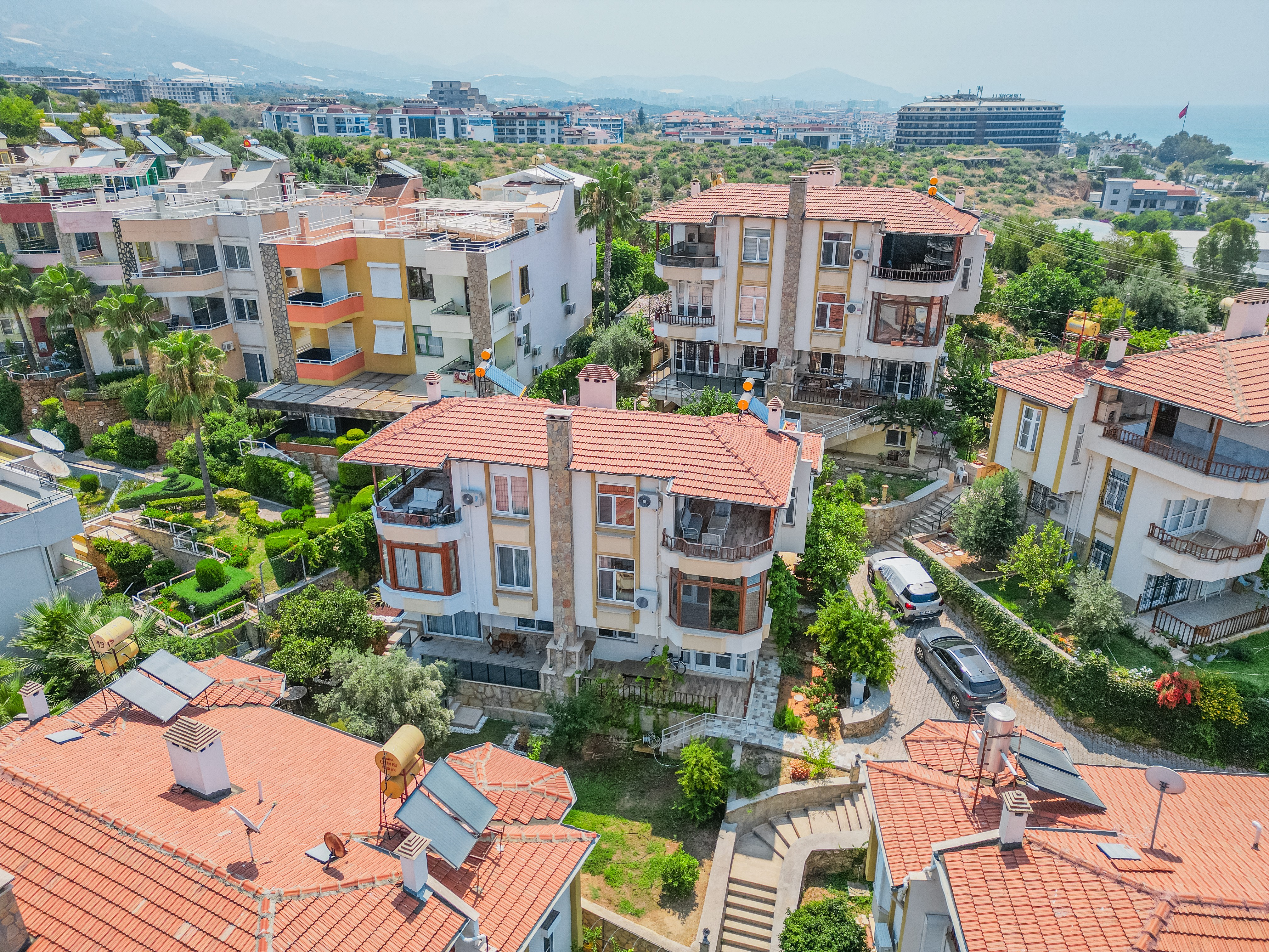 Alanya Kestel’de Sahile Yakın Satılık 3+1 Eşyalı Villa