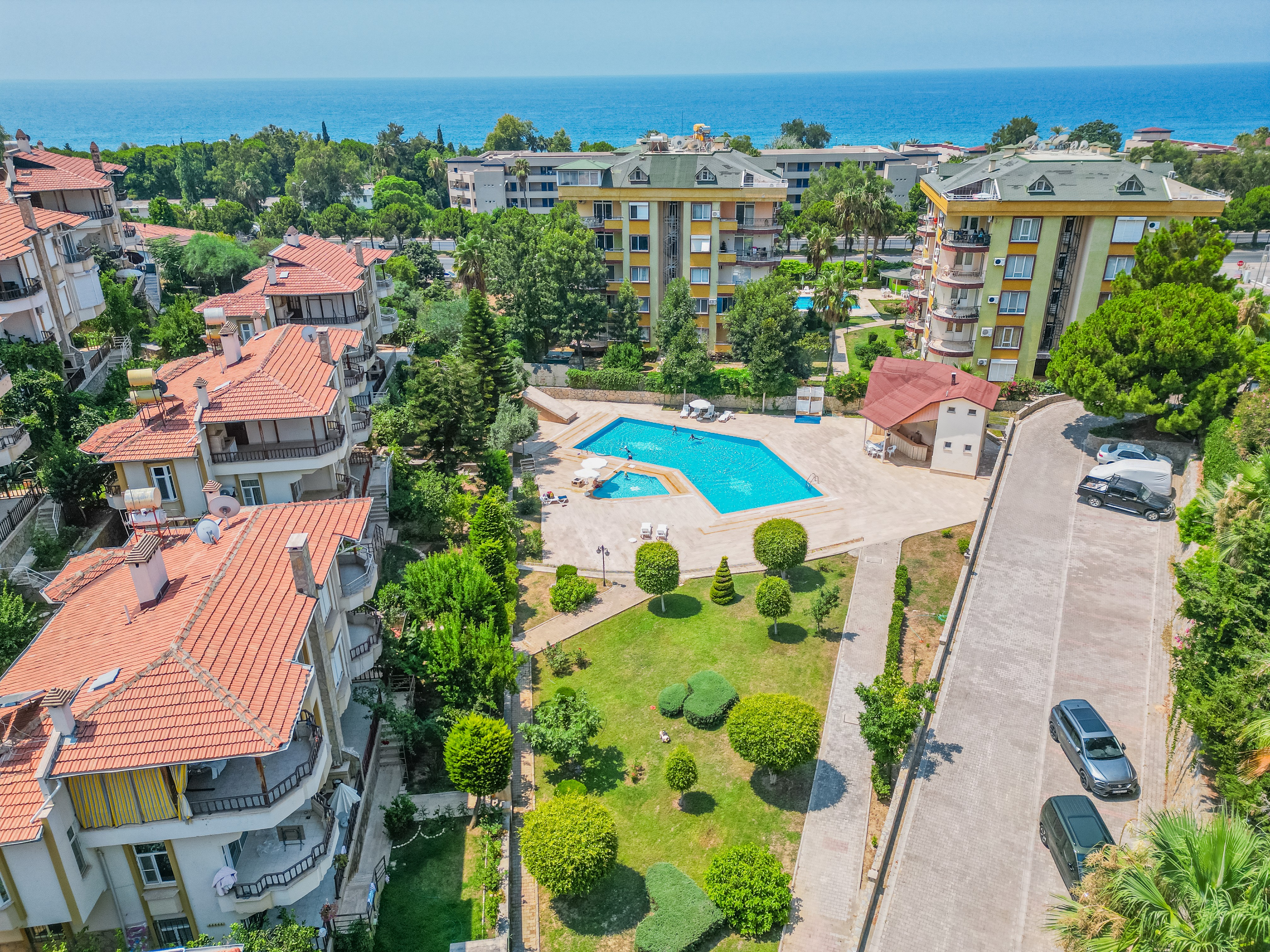 Alanya Kestel’de Sahile Yakın Satılık 3+1 Eşyalı Villa