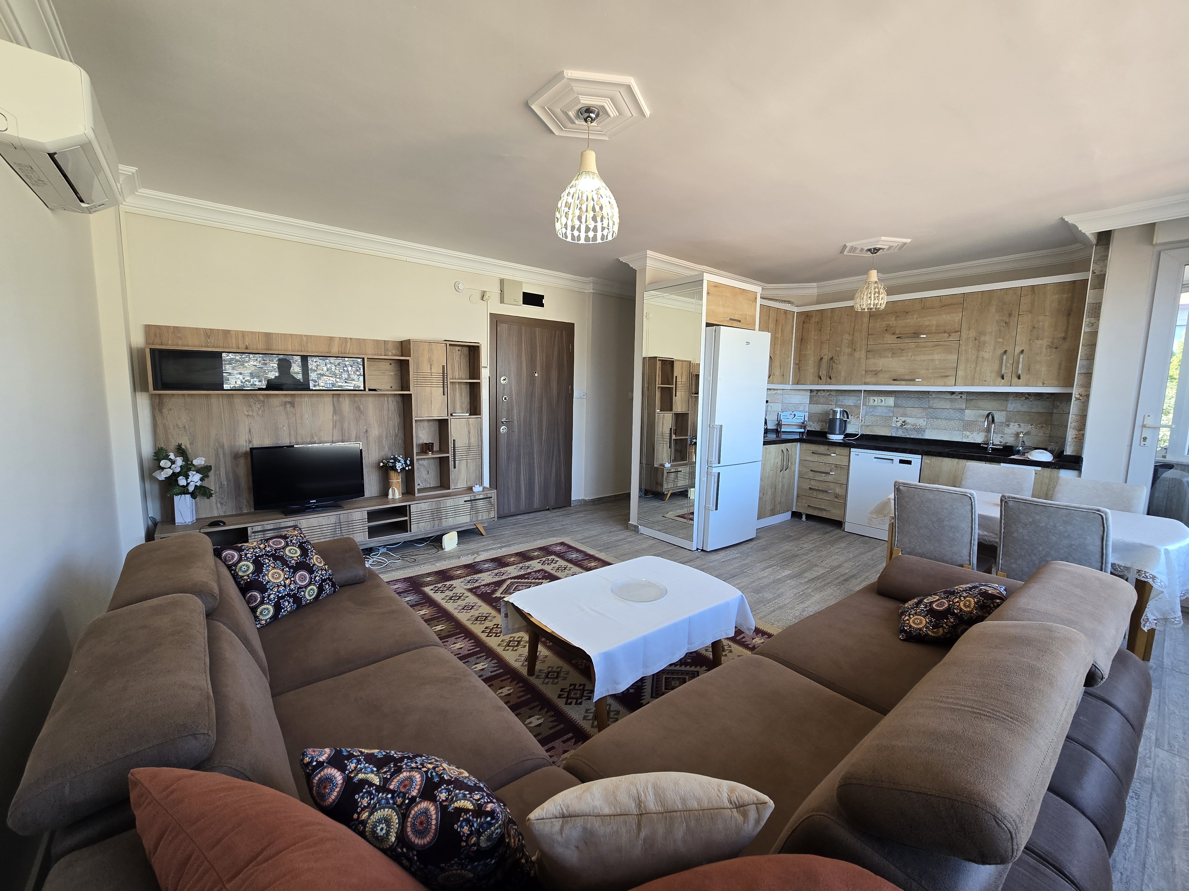 ALANYA KALE YAMACI ÇARŞI MEVKİNDE KİRALIK EŞYALI 1+1 DAİRE