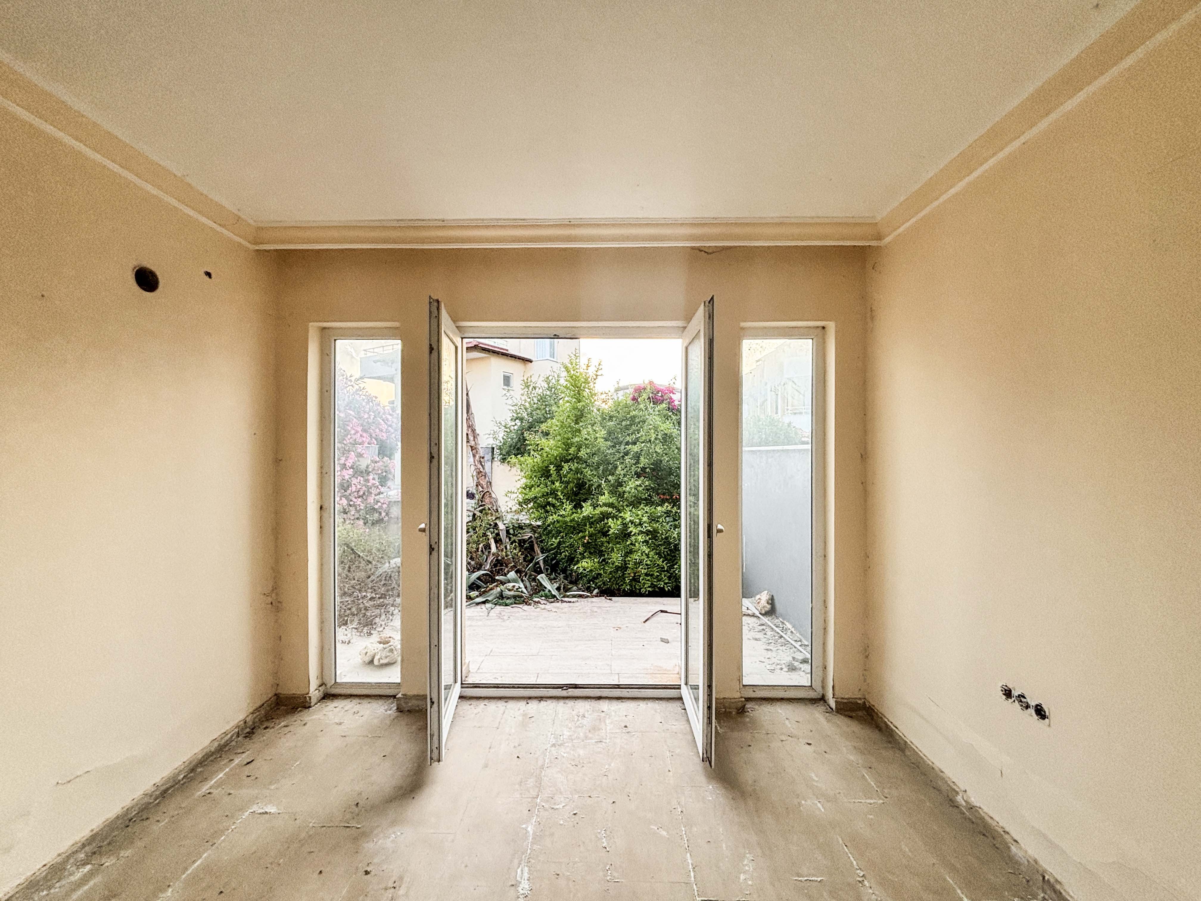 Belek'te Denize Yakın Satılık 3+1 Müstakil Havuzlu Villa