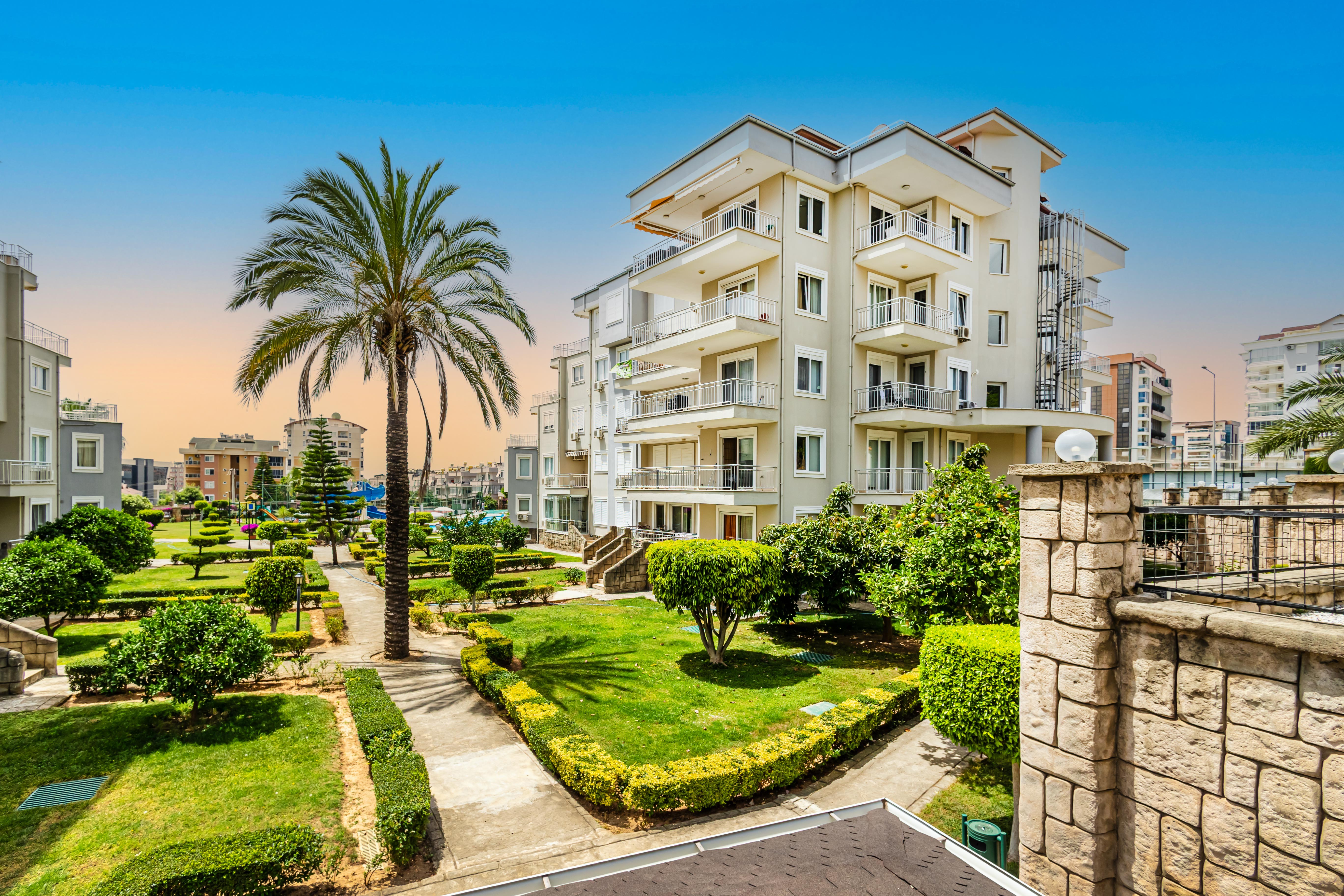 Alanya Cikcilli'de Satılık 2+1 Site İçi Geniş Daire