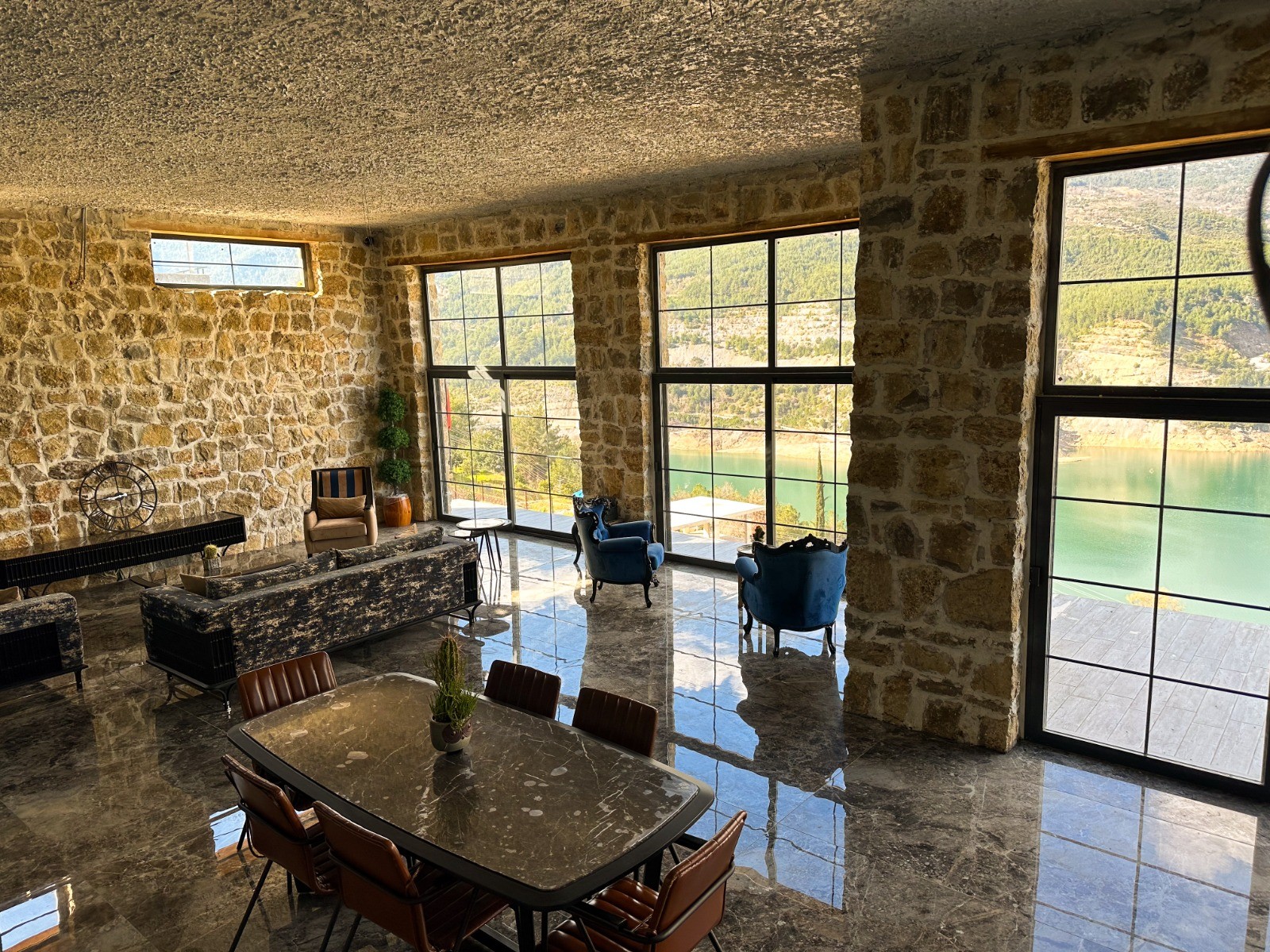 Satılık Panoramik Manzaralı (3+1) Taş Villa + Tarla