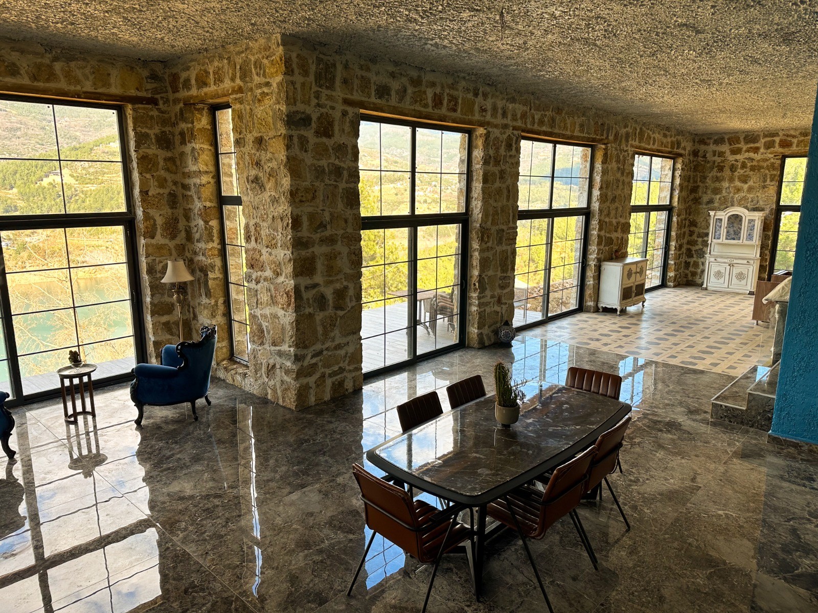 Satılık Panoramik Manzaralı (3+1) Taş Villa + Tarla