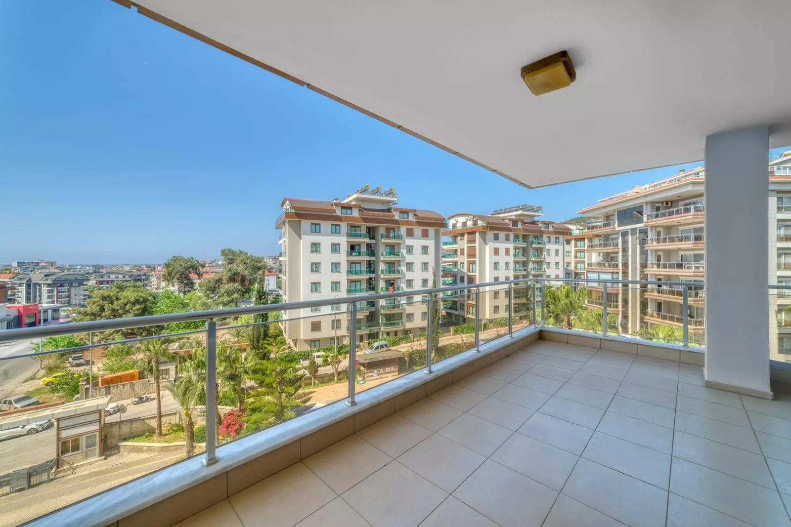 Alanya Oba'da Satılık 3+1 Daire | Havuzlu Site İçi 165 m²