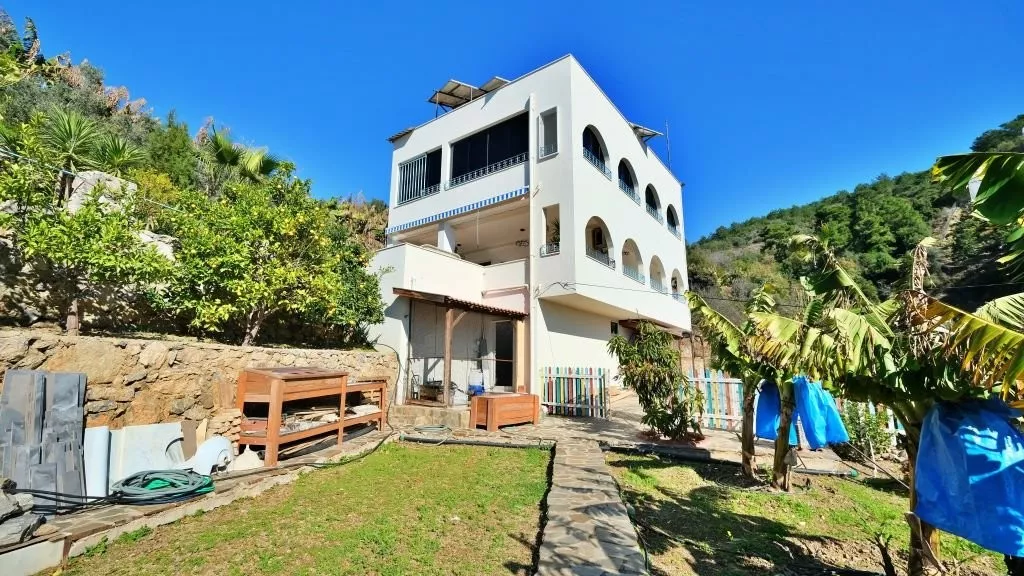 Меблированная вилла 3+1 на продажу Алания Уграк в 350 м море