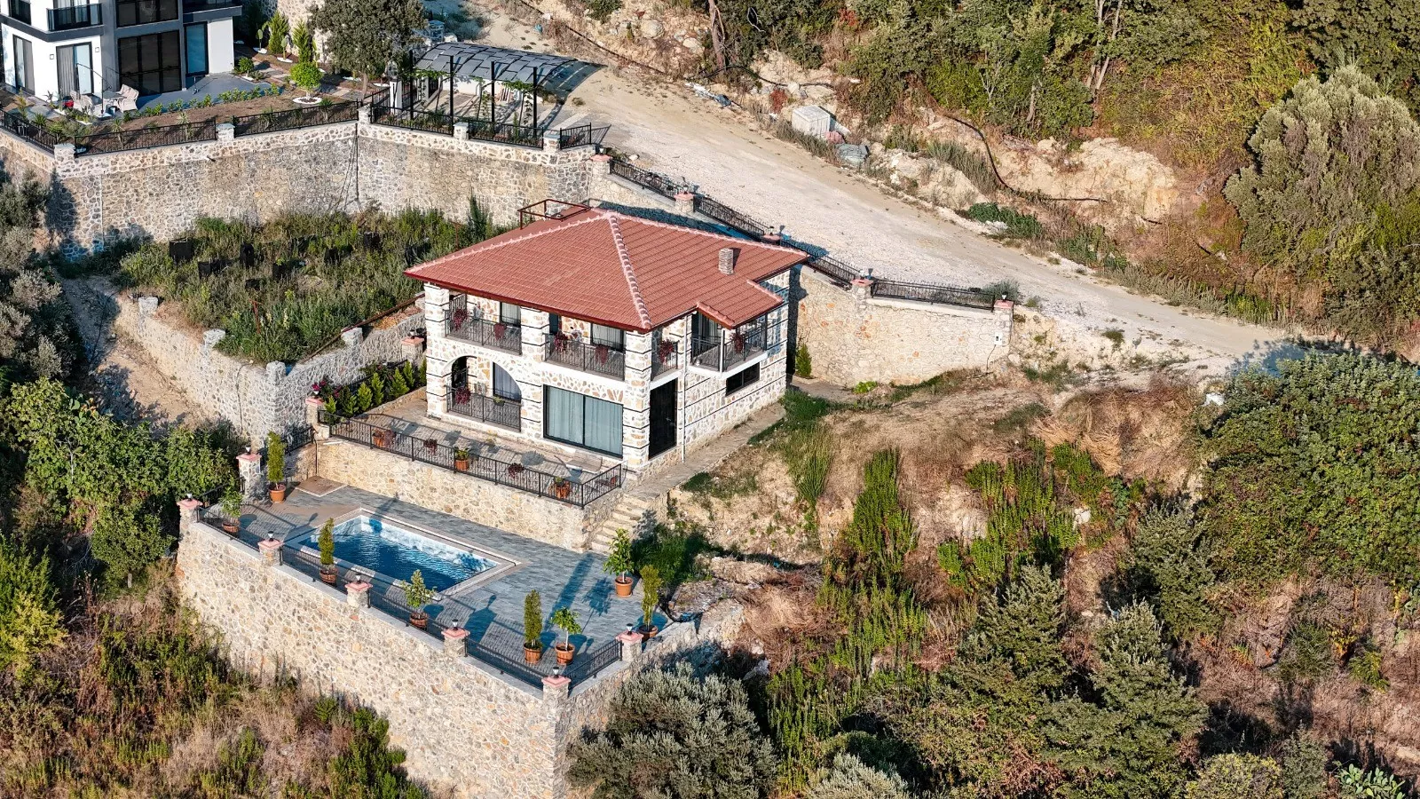 Satılık Eşyalı 3+1 Deniz Manzaralı Alanya Villası