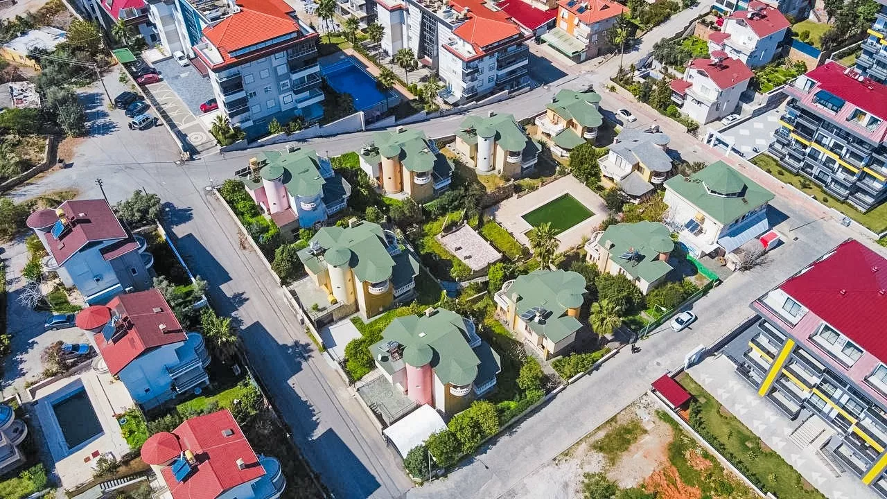 Alanya Kestel’de Satılık 3+1 Tripleks Villa