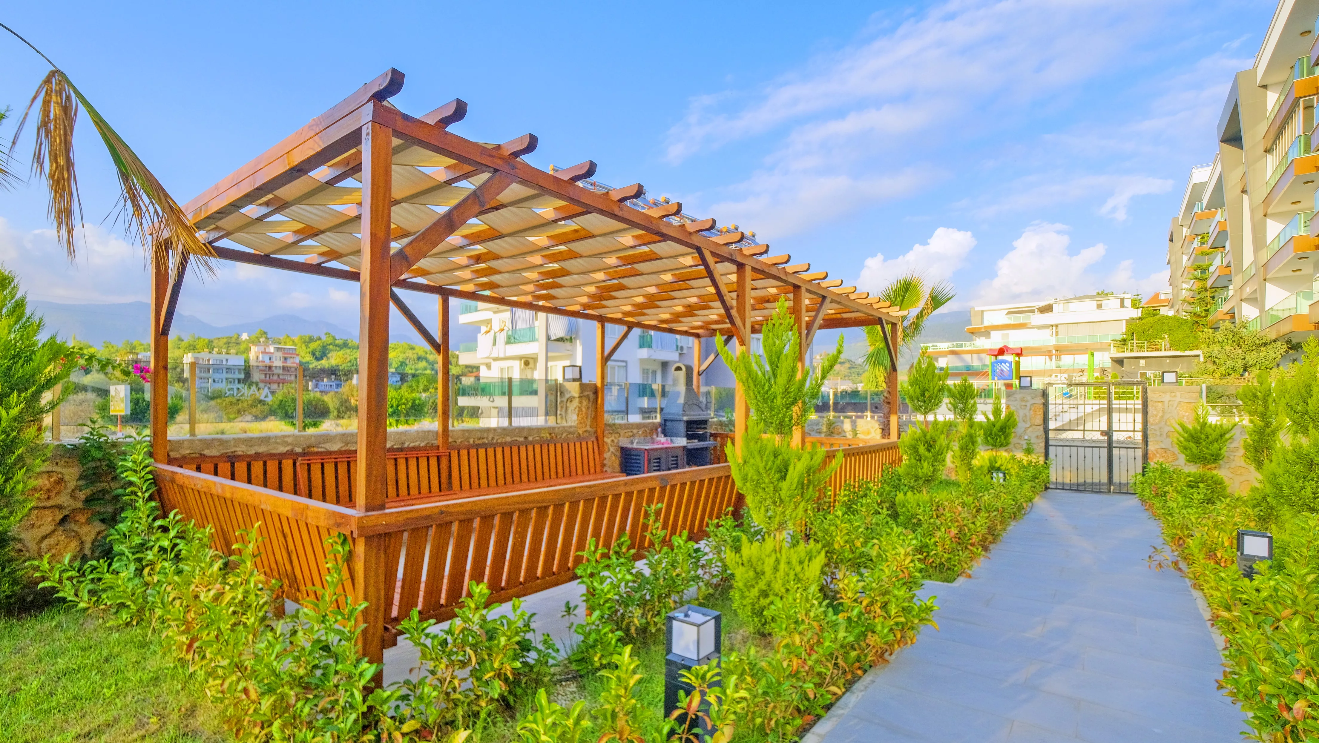 Alanya Kestel'de Satılık 2+1 Bahçe Dubleks Daire 110 m²