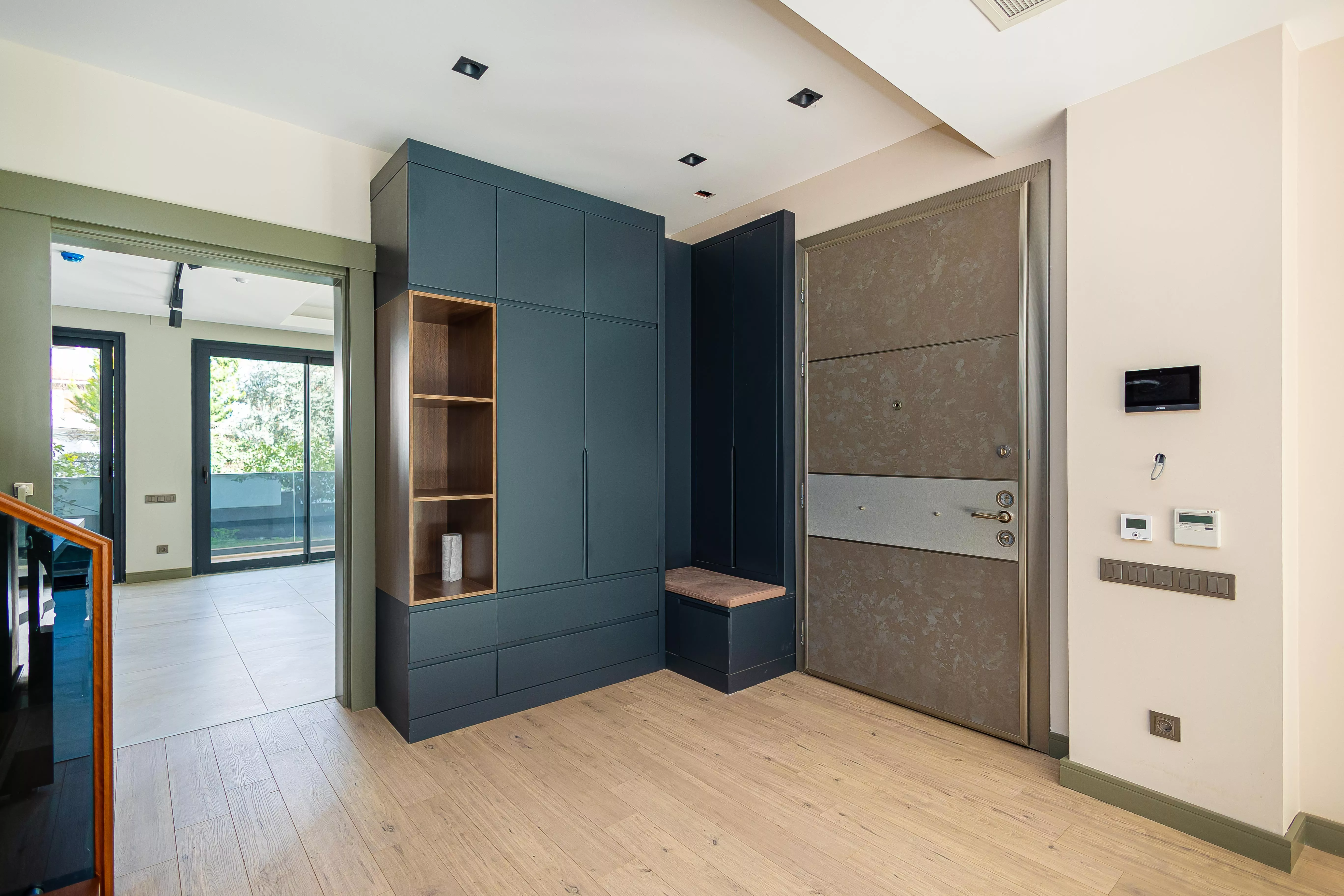 فيلا 3+2 للبيع في أنطاليا مع مسبح ونظام المنزل الذكي