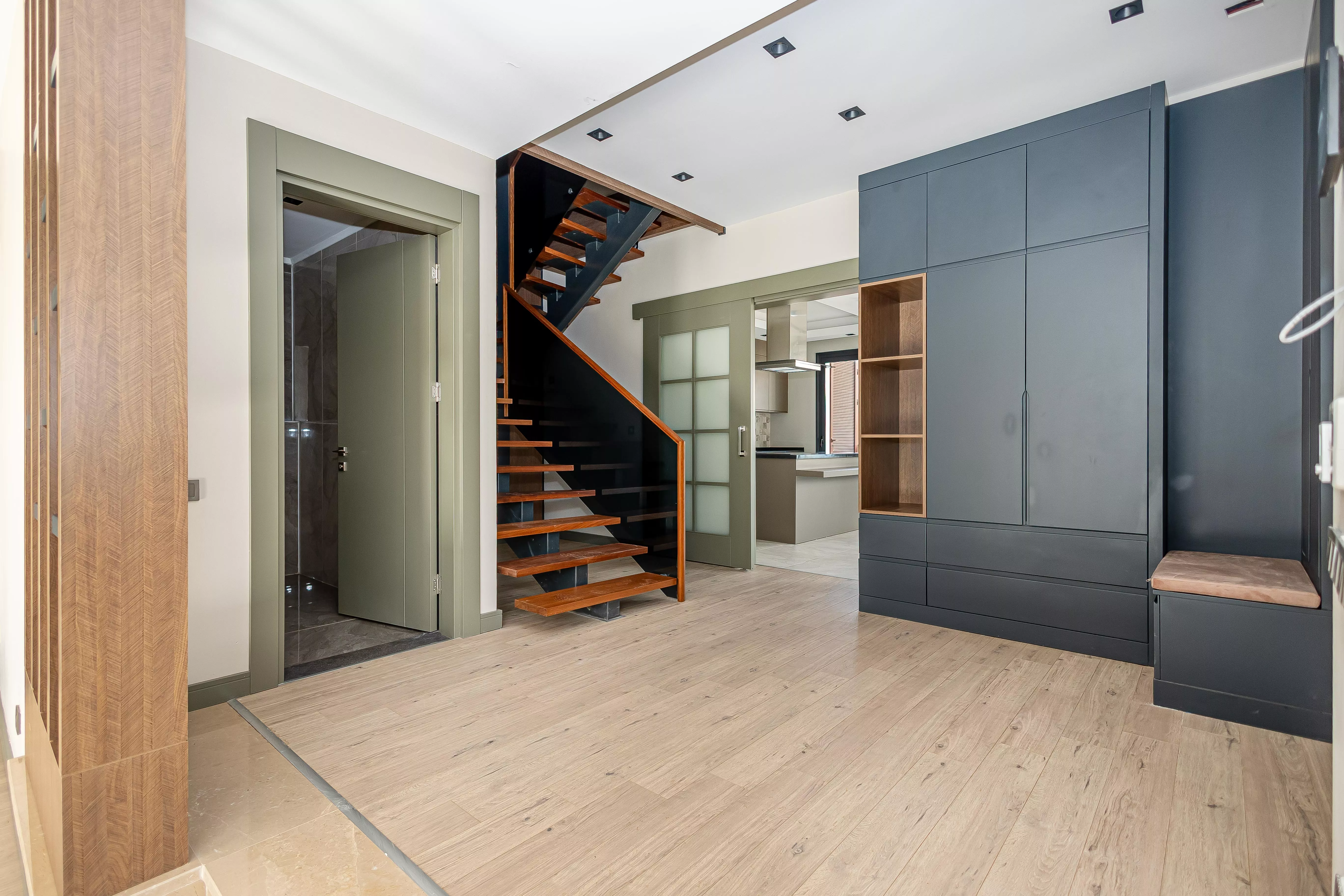 فيلا 3+2 للبيع في أنطاليا مع مسبح ونظام المنزل الذكي