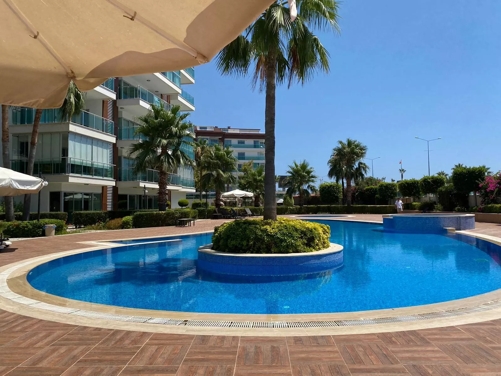 Seafront 1+1 Apartment for Sale in Alanya Kestel