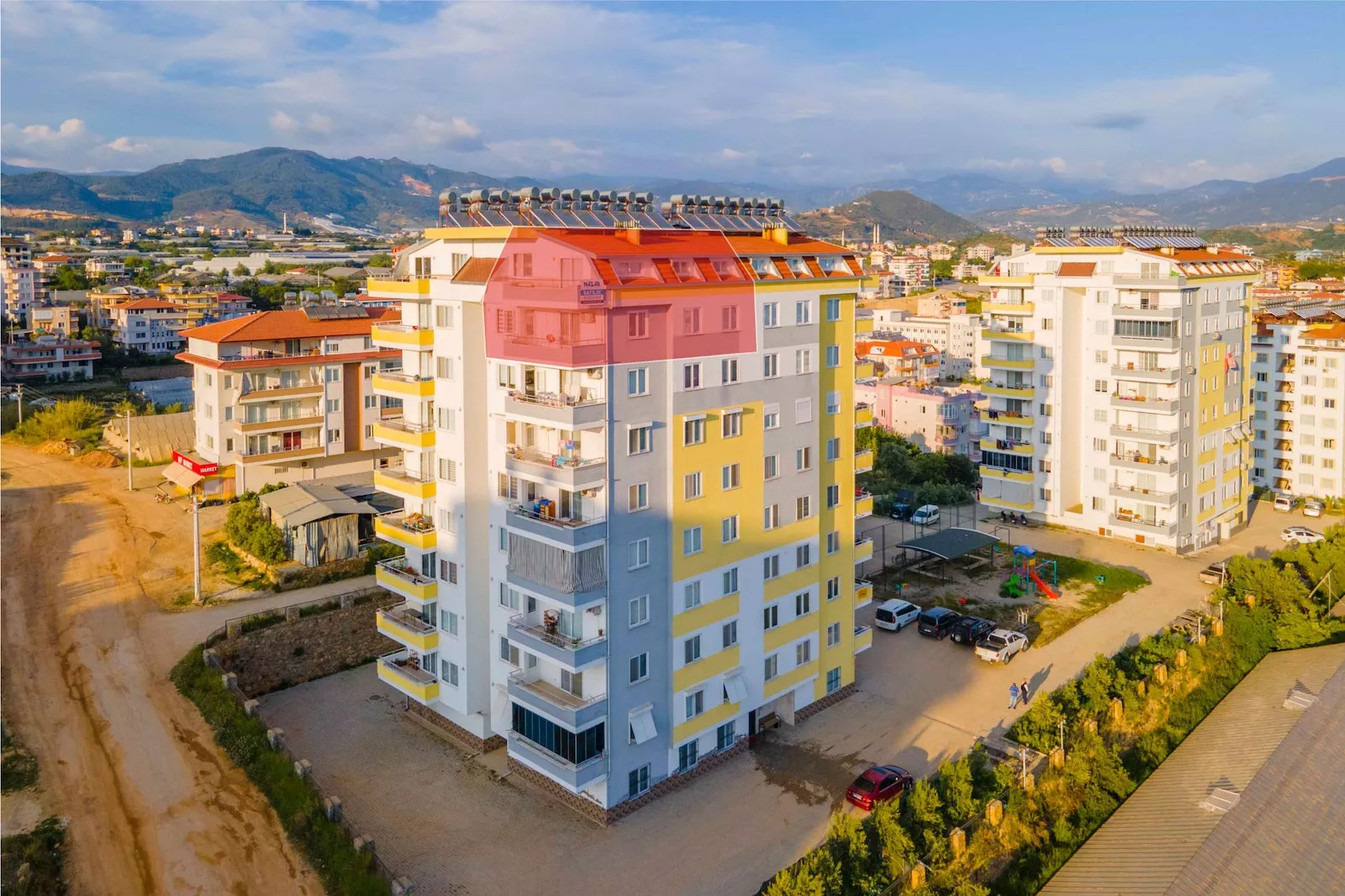 Spacious 4+1 Apartment for Sale in Alanya Payallar