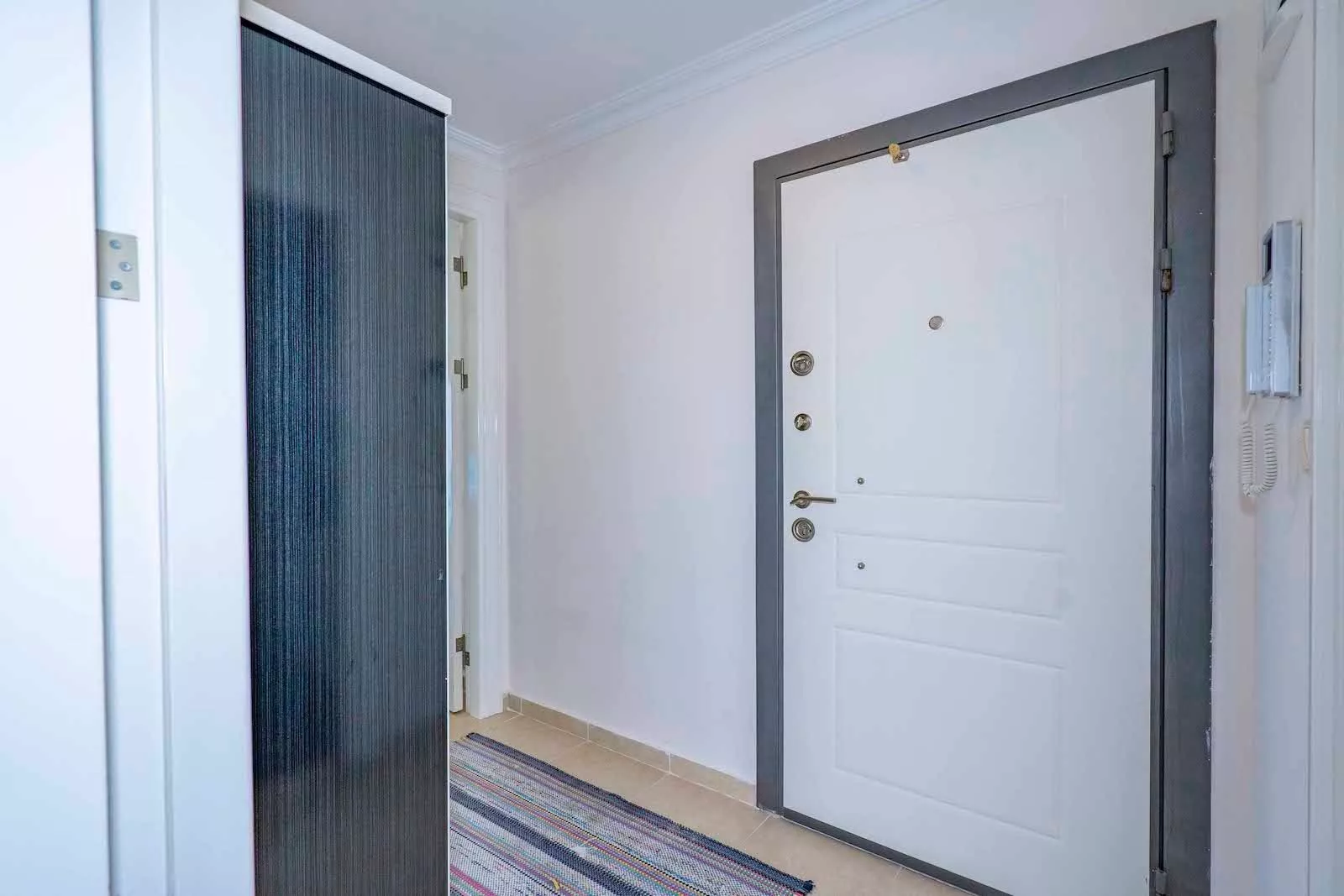 Alanya Oba’da Doğa Manzaralı Eşyalı Satılık 1+1 Daire