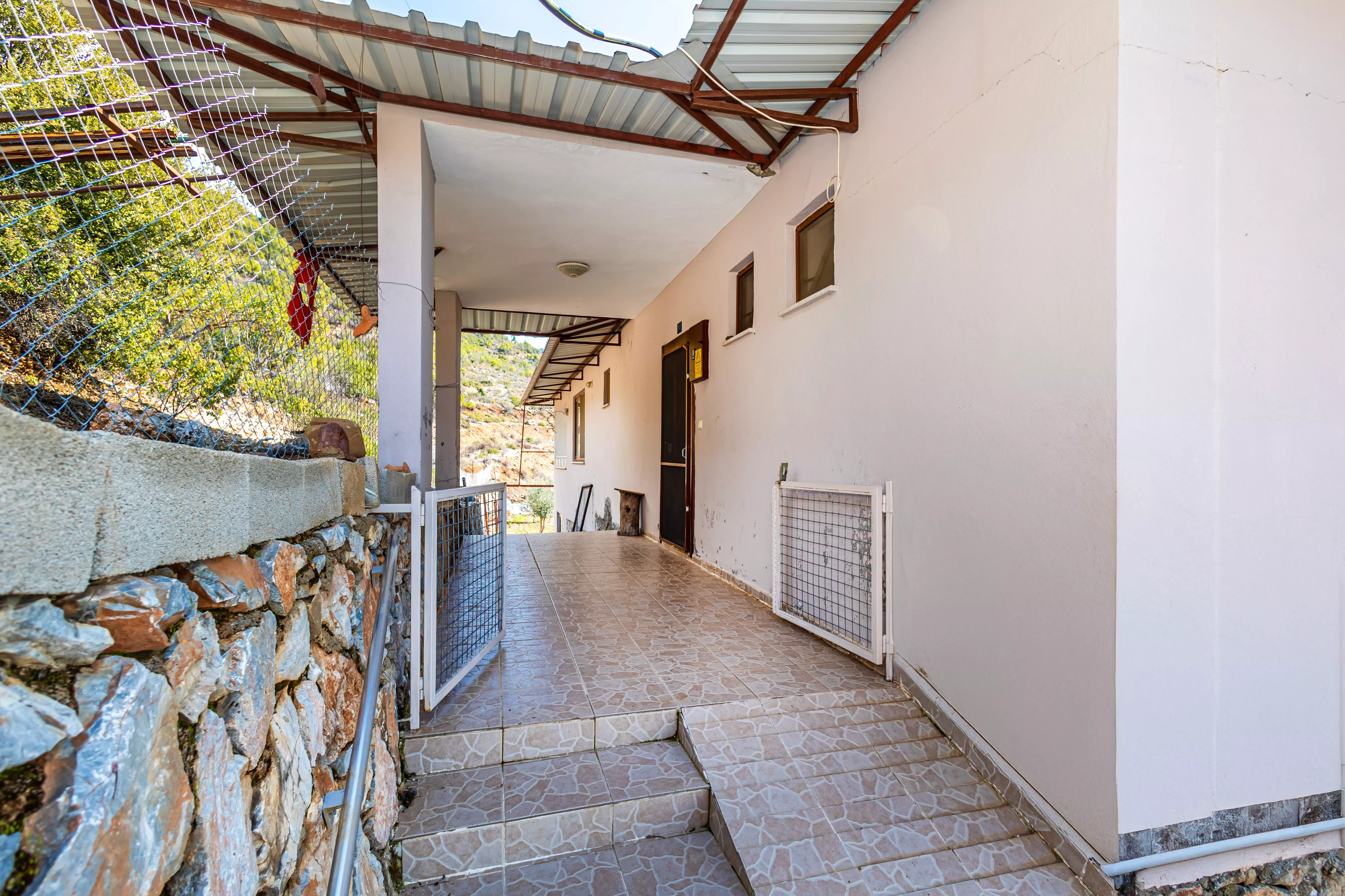 Участок земли с домом 3+1 на продажу – Алания, Гёзюкючюк