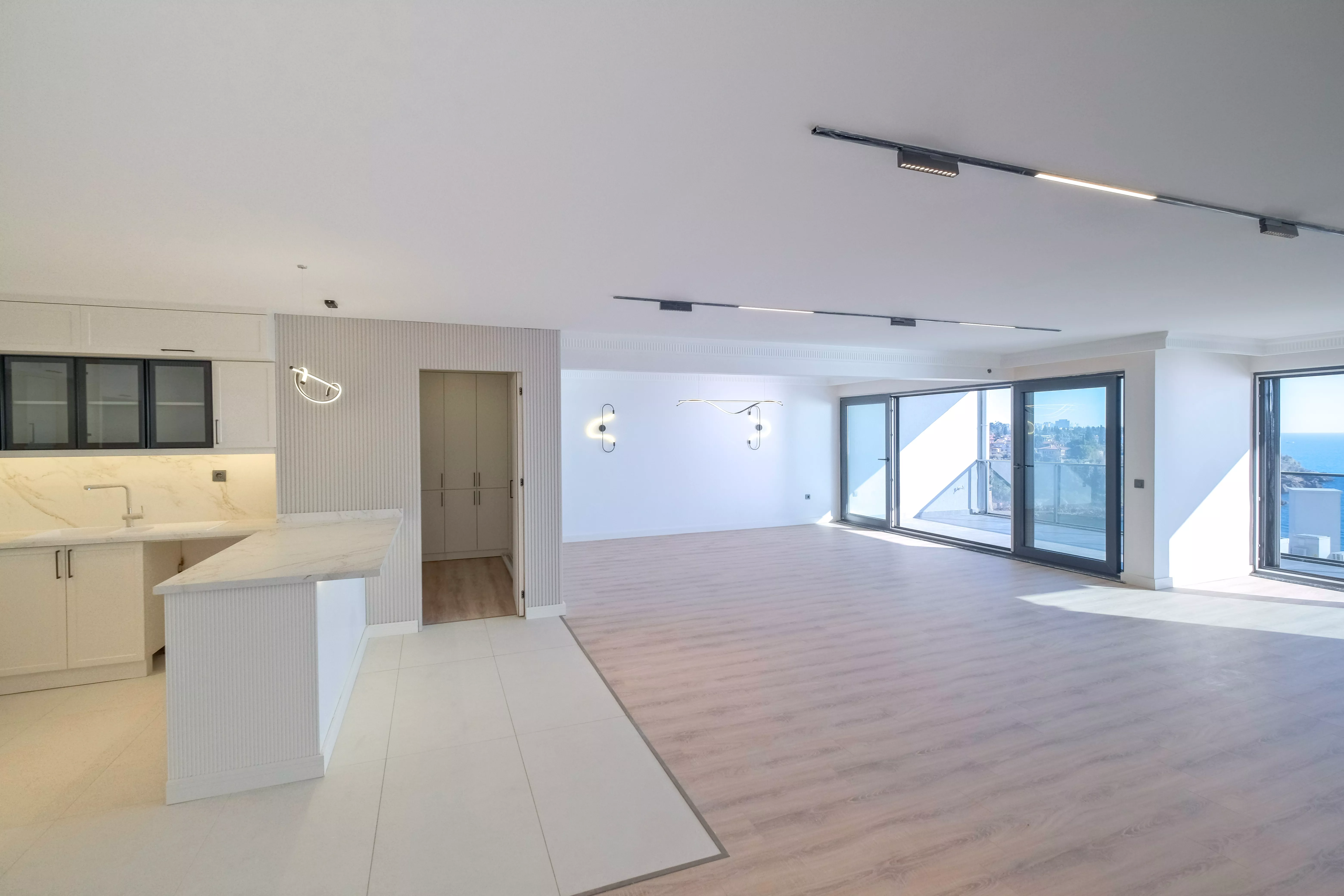 Antalya Muratpaşa Kışla'da Satılık 3+1 Lüks Daire