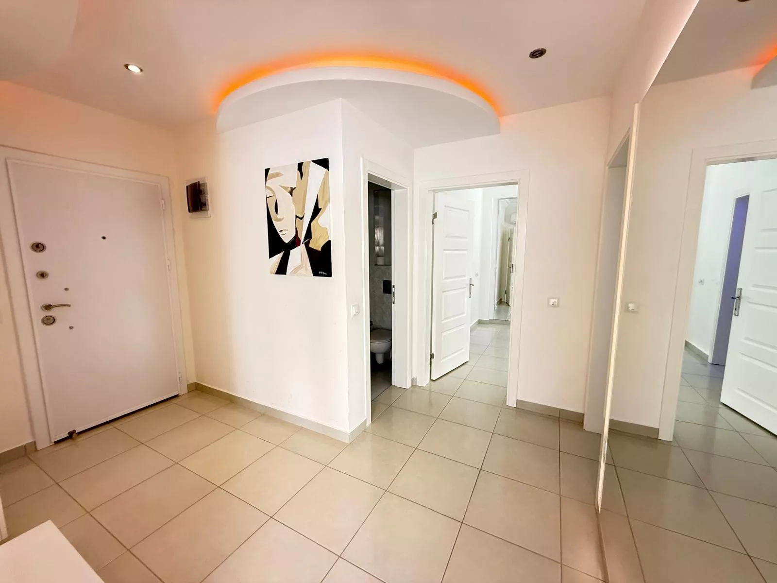 Alanya Mahmutlar’da Yerden Isıtmalı Satılık 2+1 Eşyalı Daire