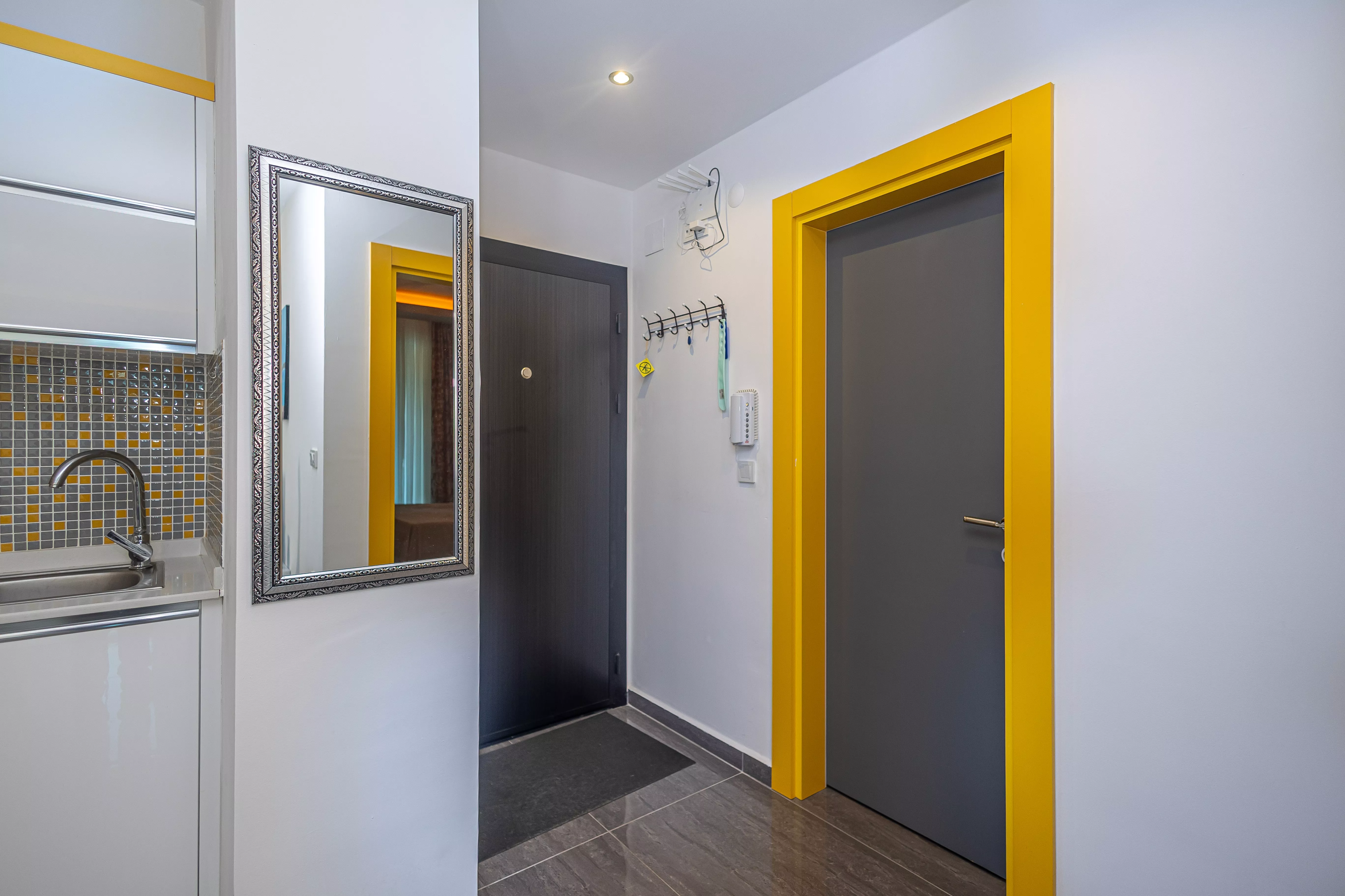 Alanya Mahmutlar’da 1+1 Satılık Eşyalı Daire –Konforlu Yaşam