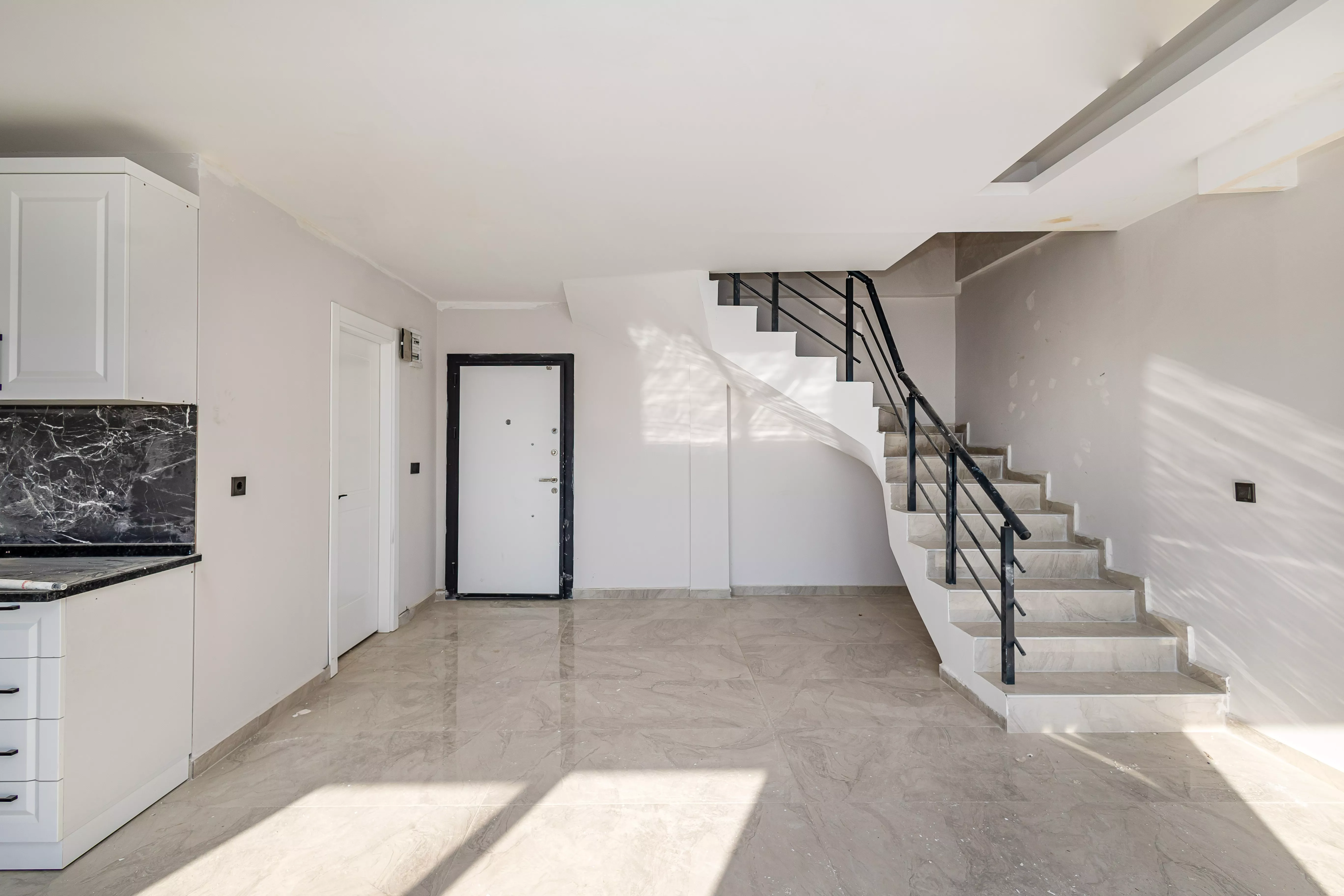 Alanya Okurcalarda Deniz Manzaralı Satılık 2+1 Dubleks Daire