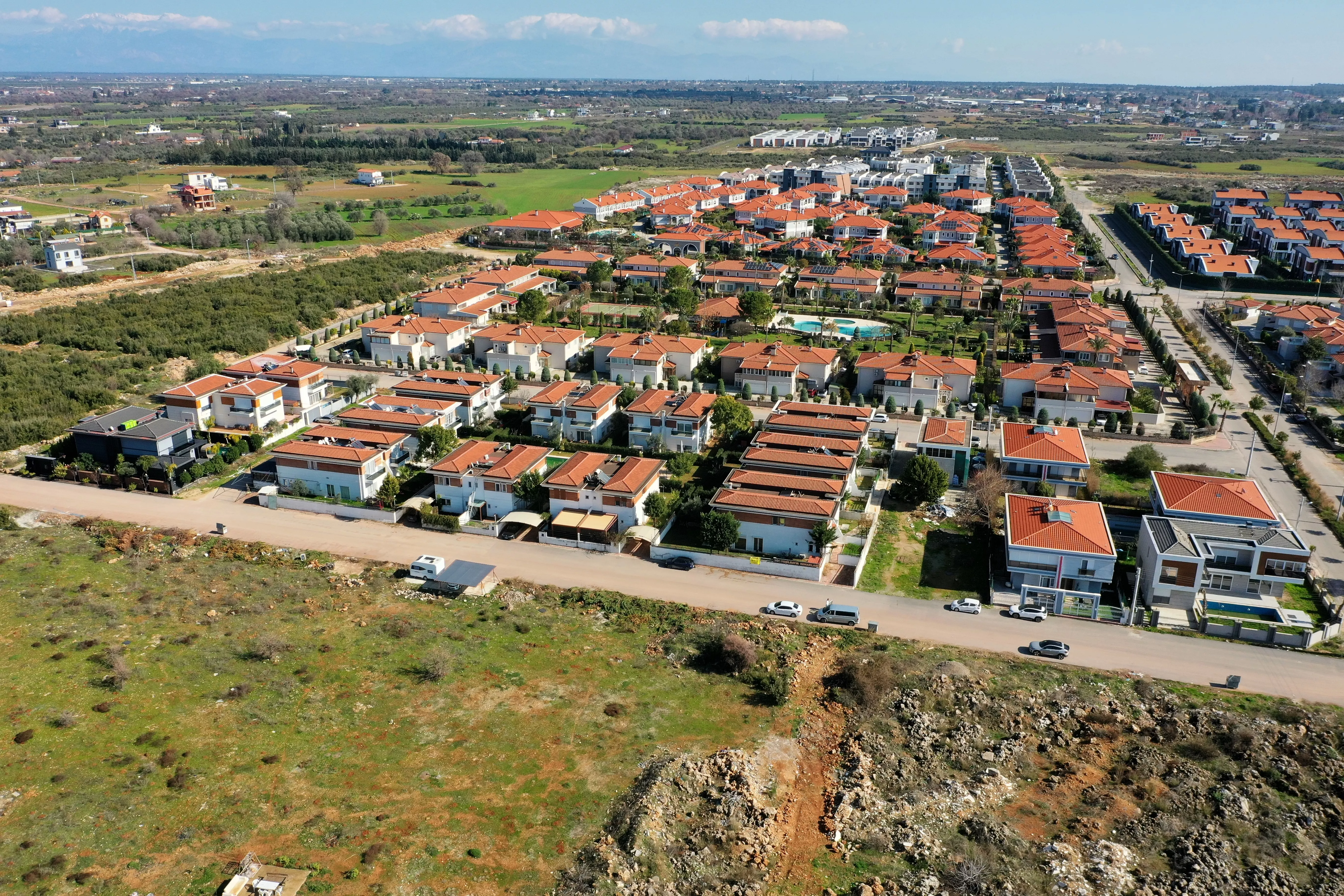 فيلا 4+1 للبيع في دوشمالتي، حي ينيكوي مع حديقة وحمام سباحة