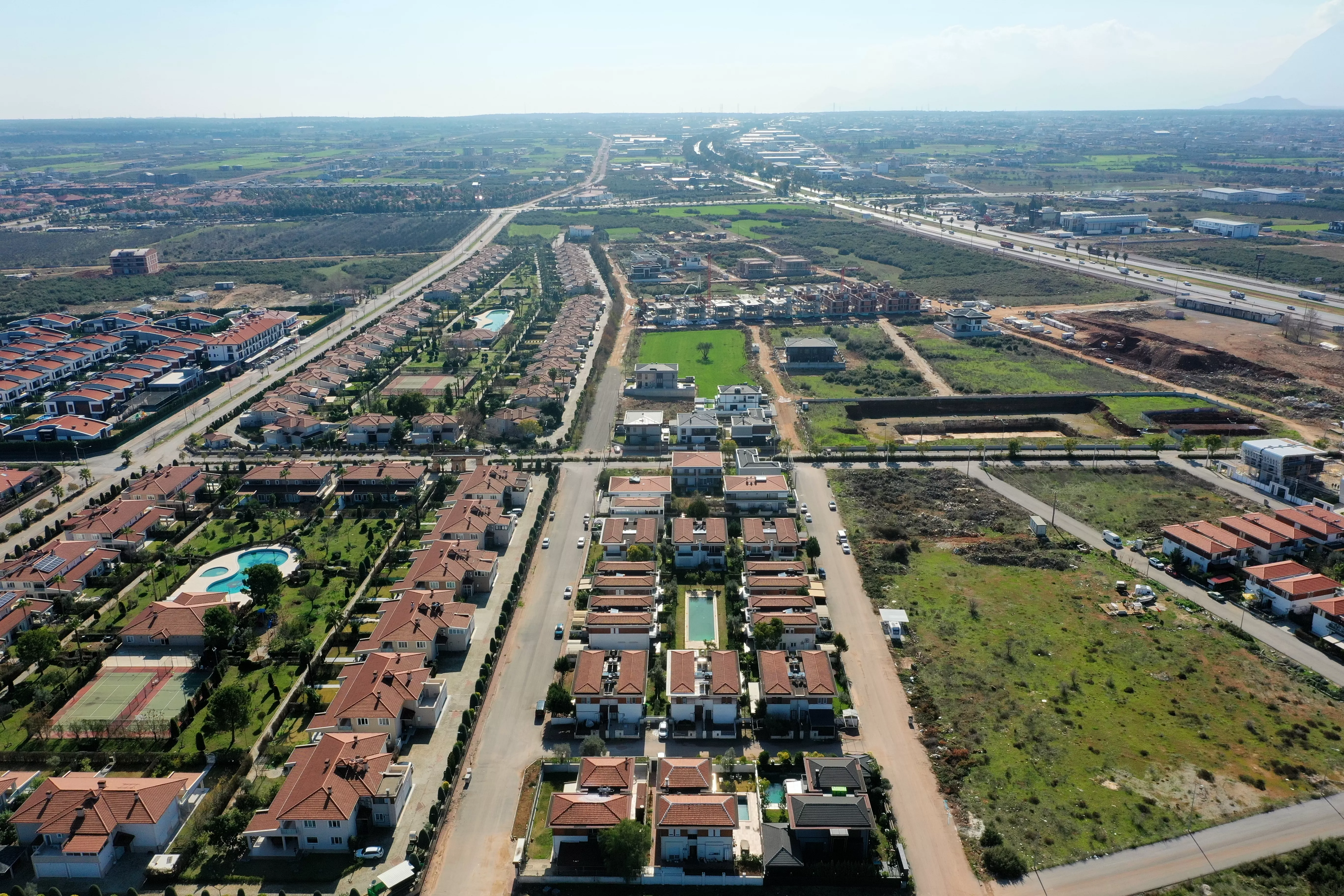 فيلا 4+1 للبيع في دوشمالتي، حي ينيكوي مع حديقة وحمام سباحة