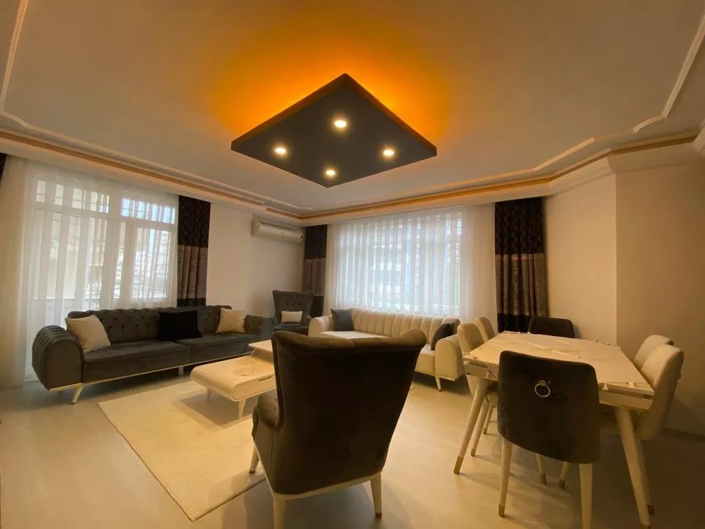 Просторная меблированная квартира 2+1 в Алании, Тосмур